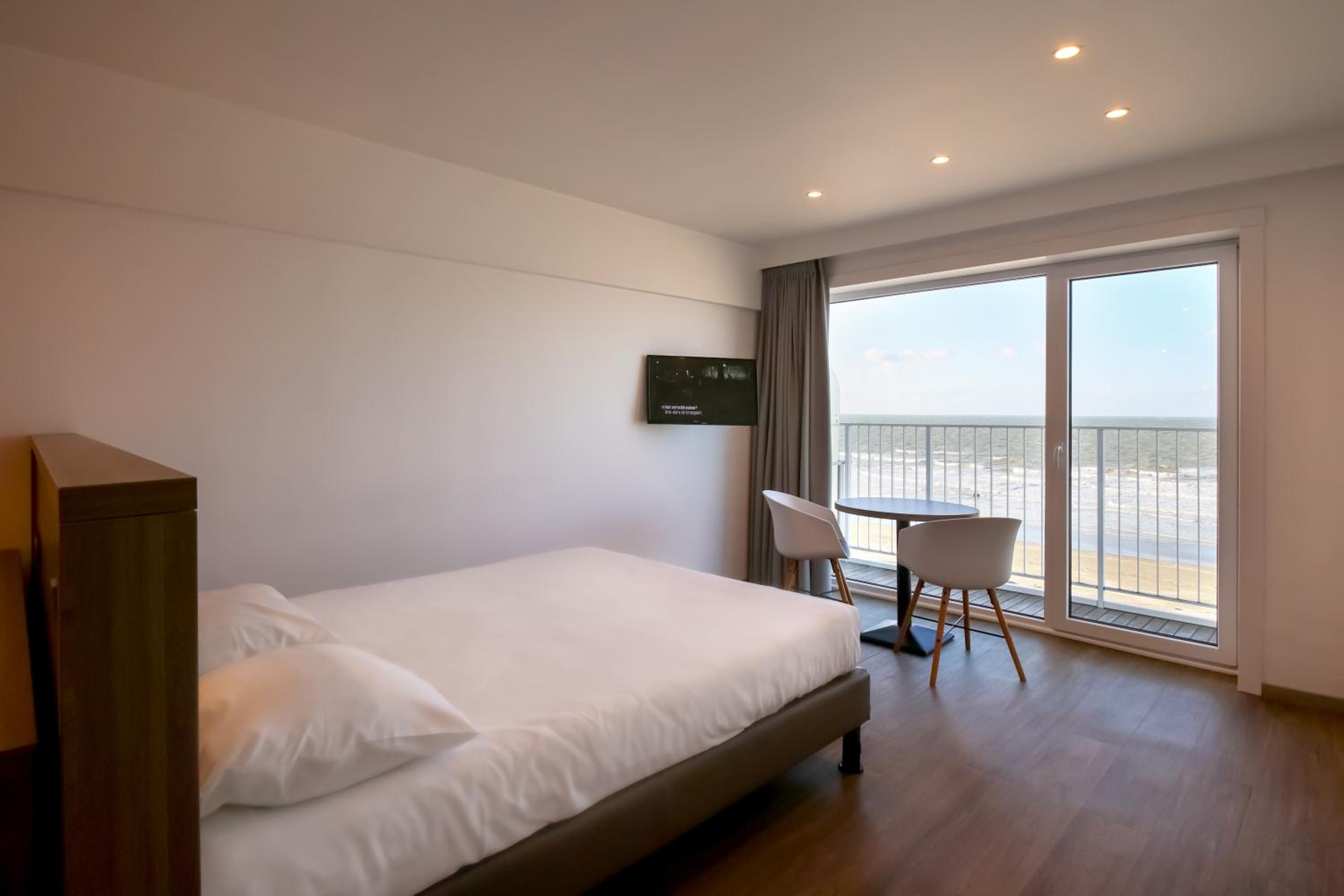 Room with Premium frontal Sea View - Photo 2