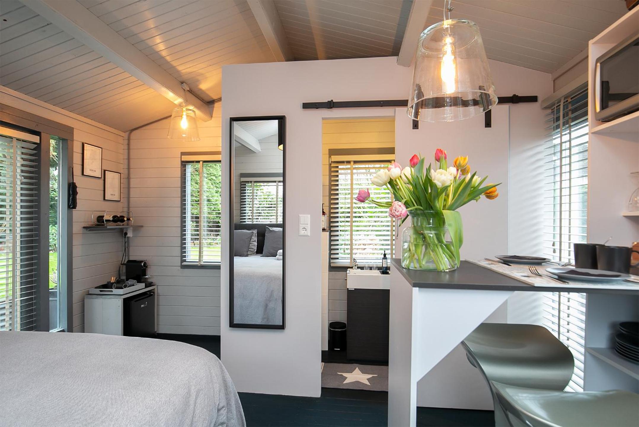 One-Bedroom House photo 1