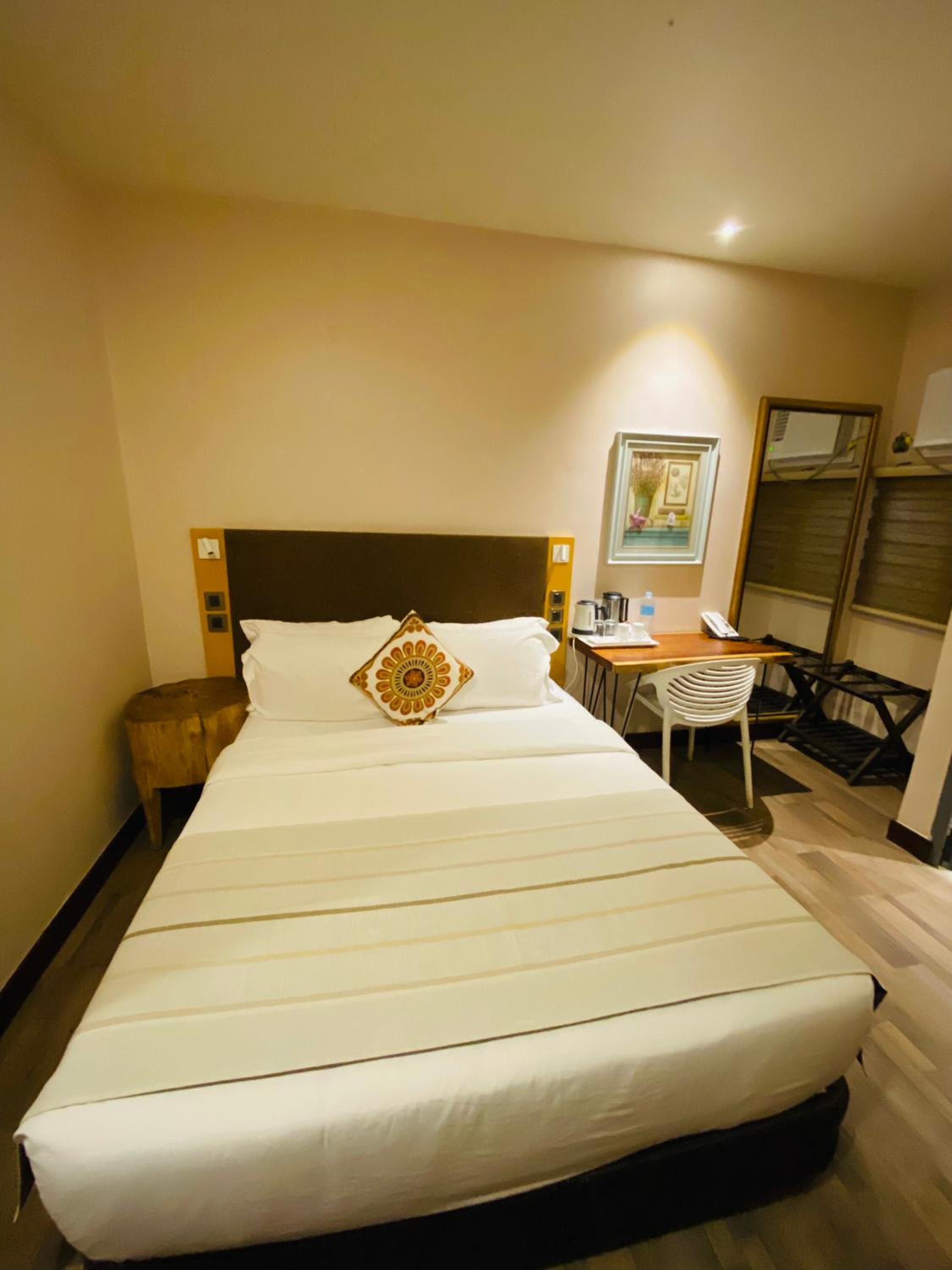 Budget Double Room photo 2