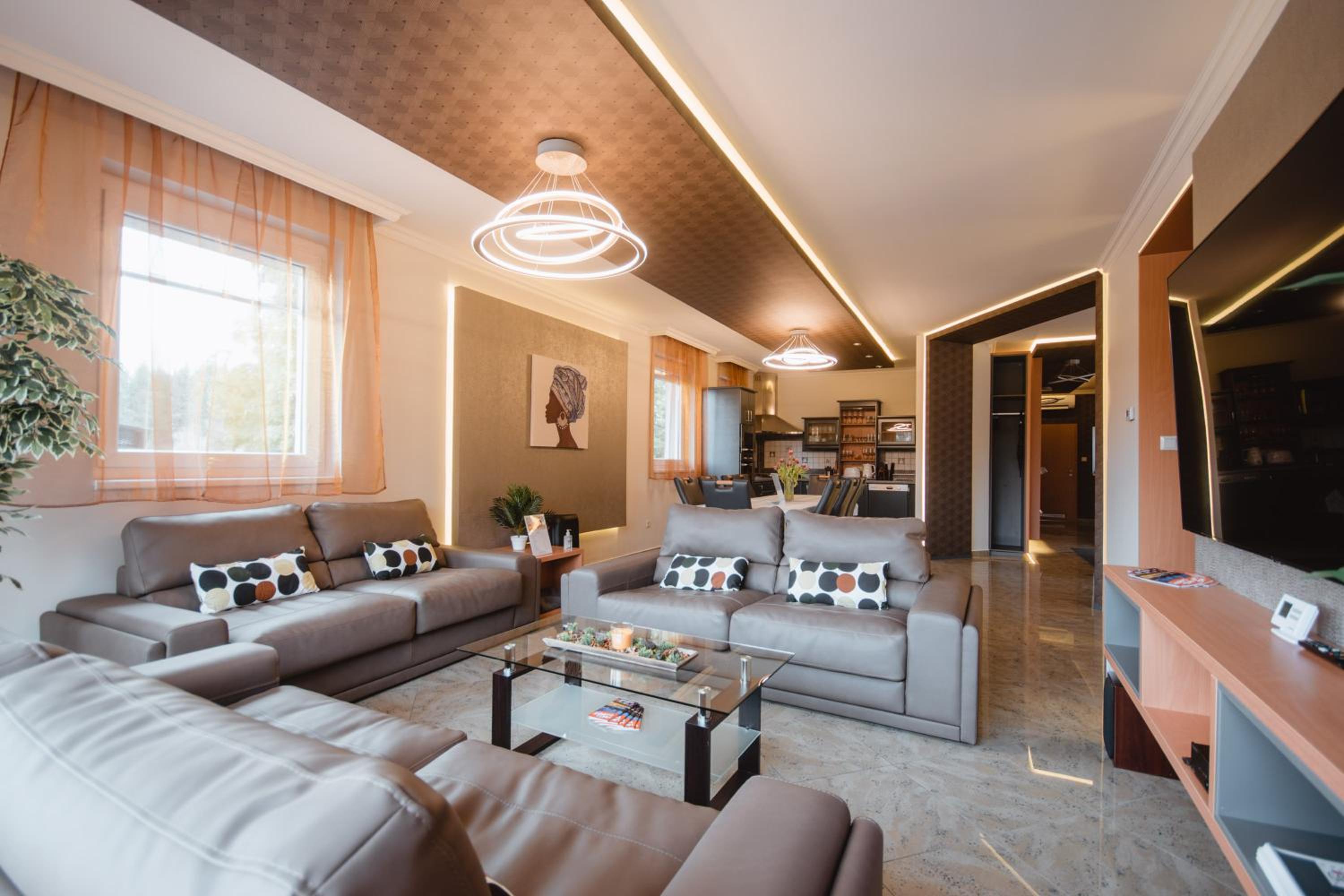 Three-Bedroom Villa photo 1