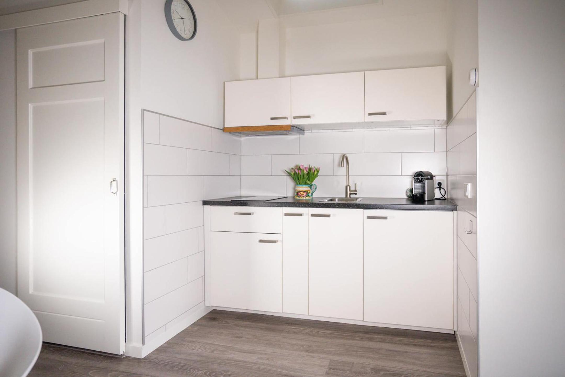 One-Bedroom Apartment - Photo 6