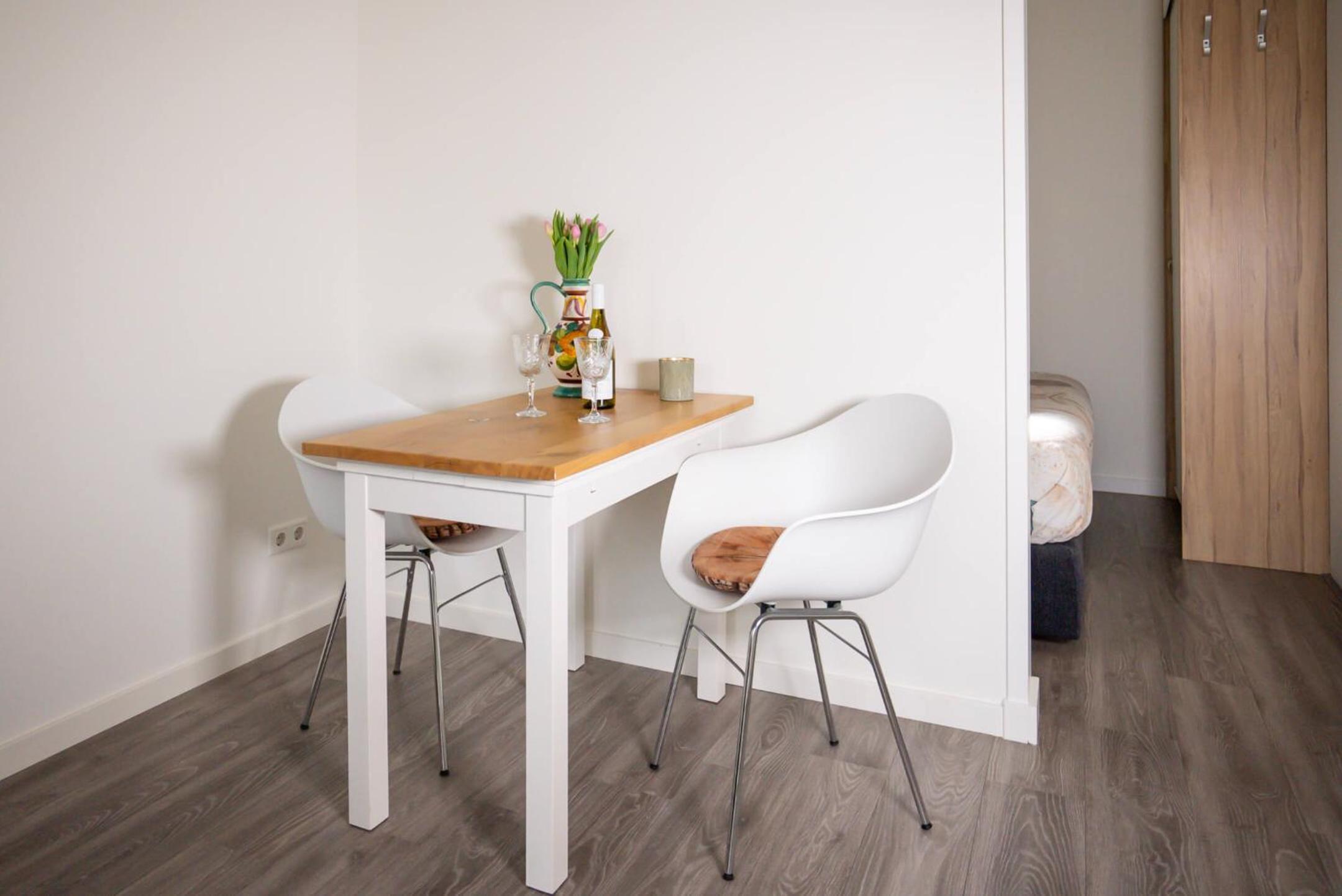 One-Bedroom Apartment - Photo 7