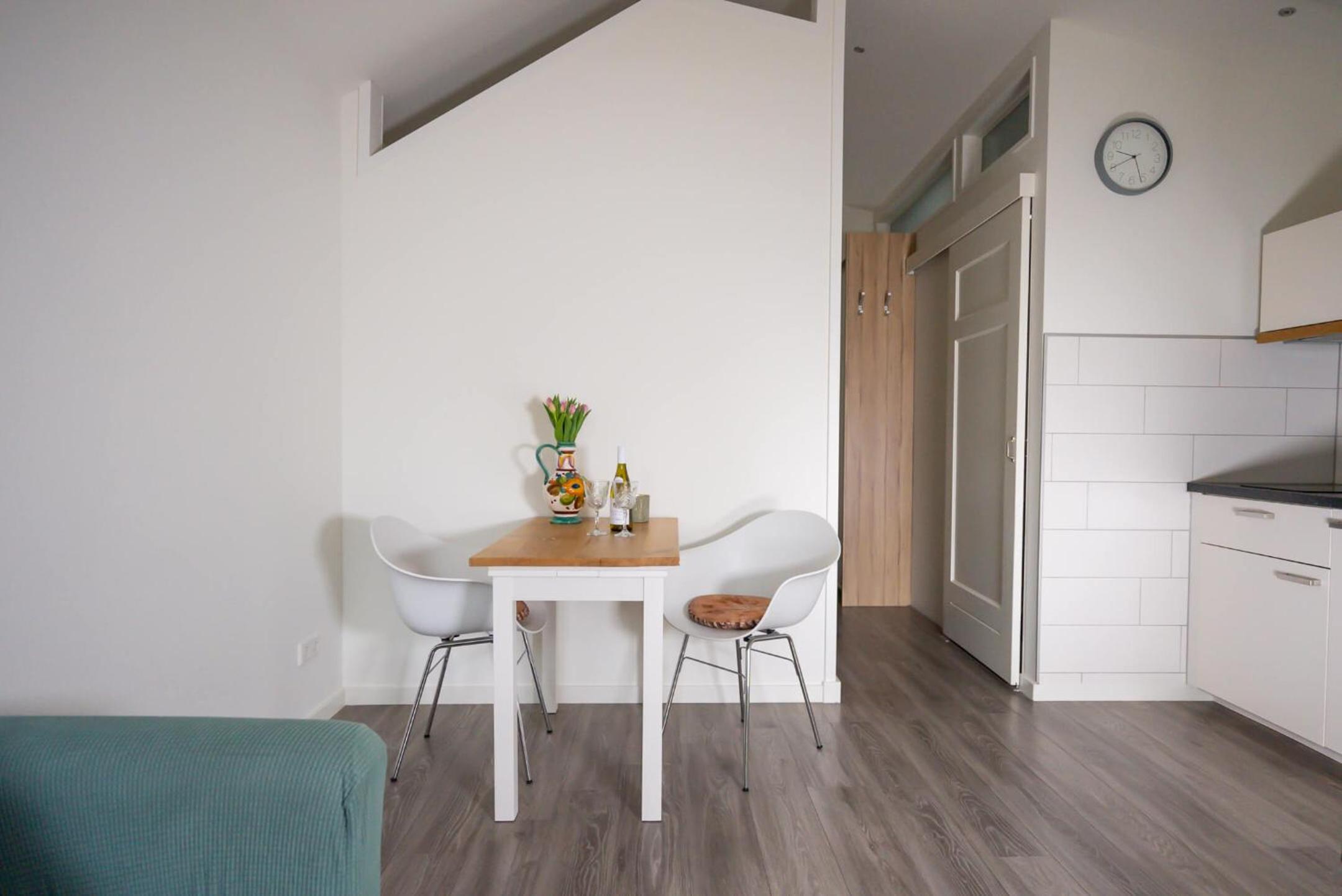 One-Bedroom Apartment - Photo 8