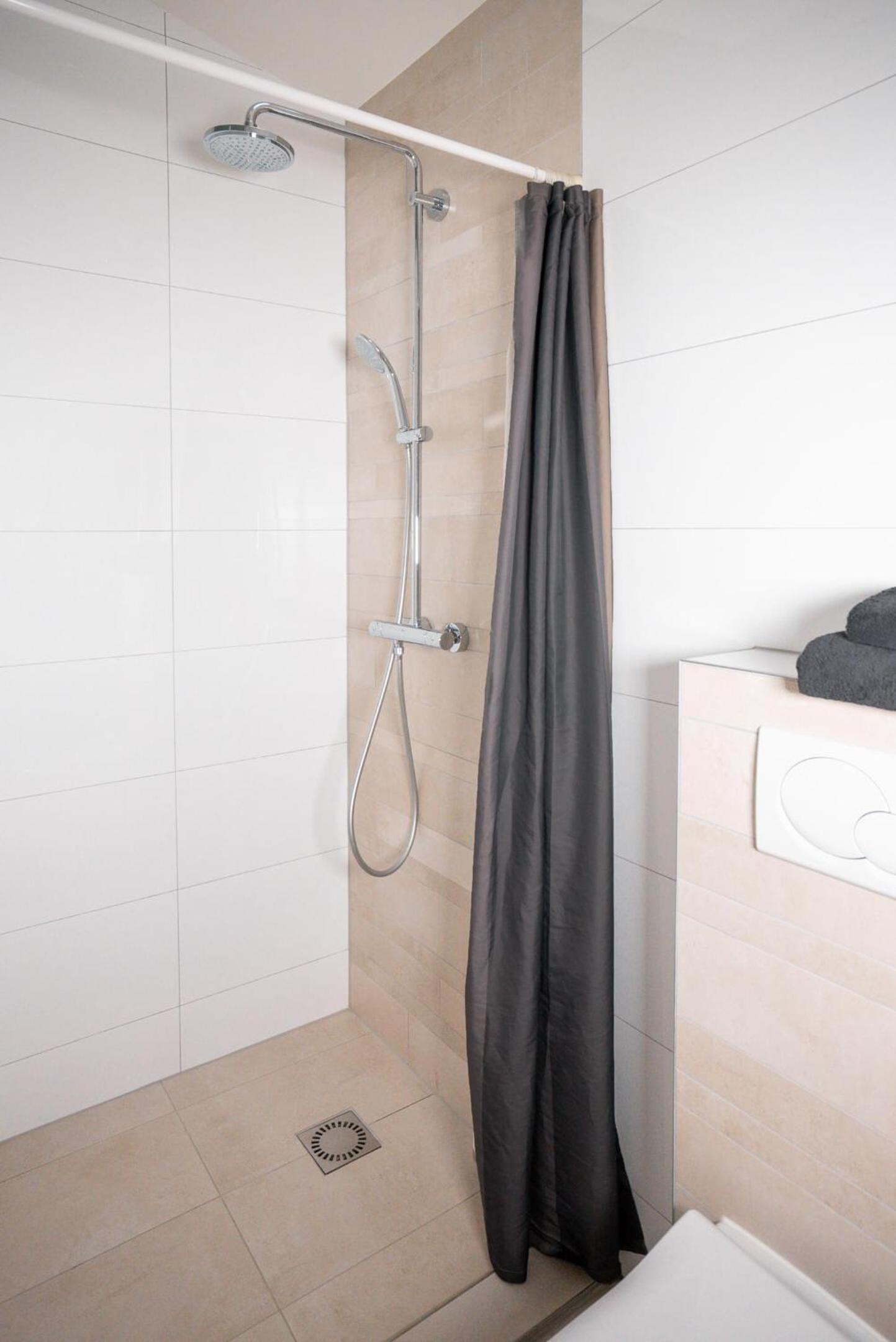 One-Bedroom Apartment - Photo 15