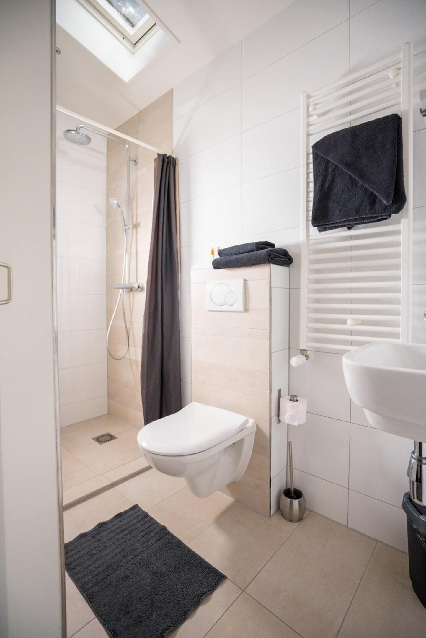 One-Bedroom Apartment - Photo 18
