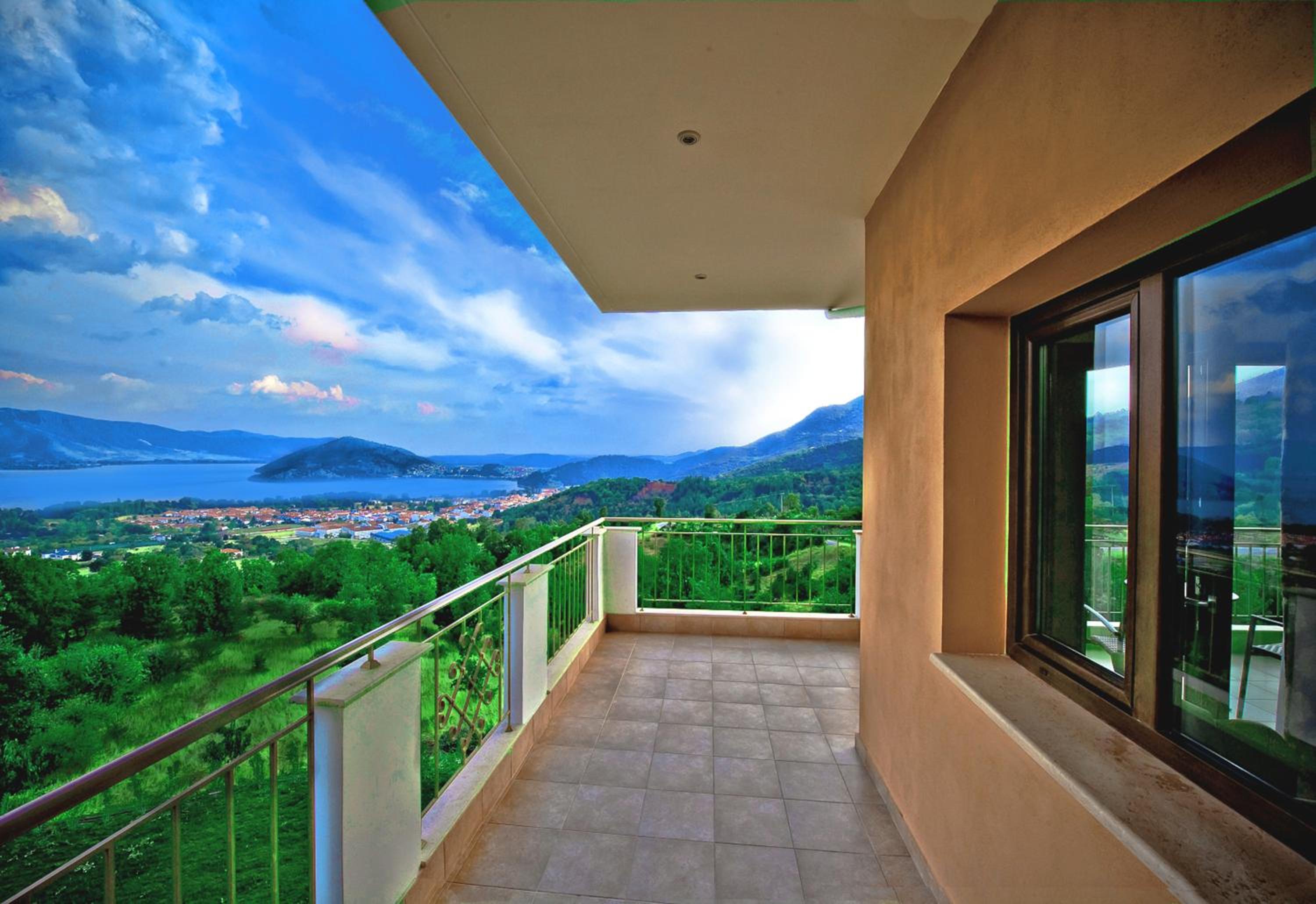 Double or Twin Room with Lake View - Photo 4