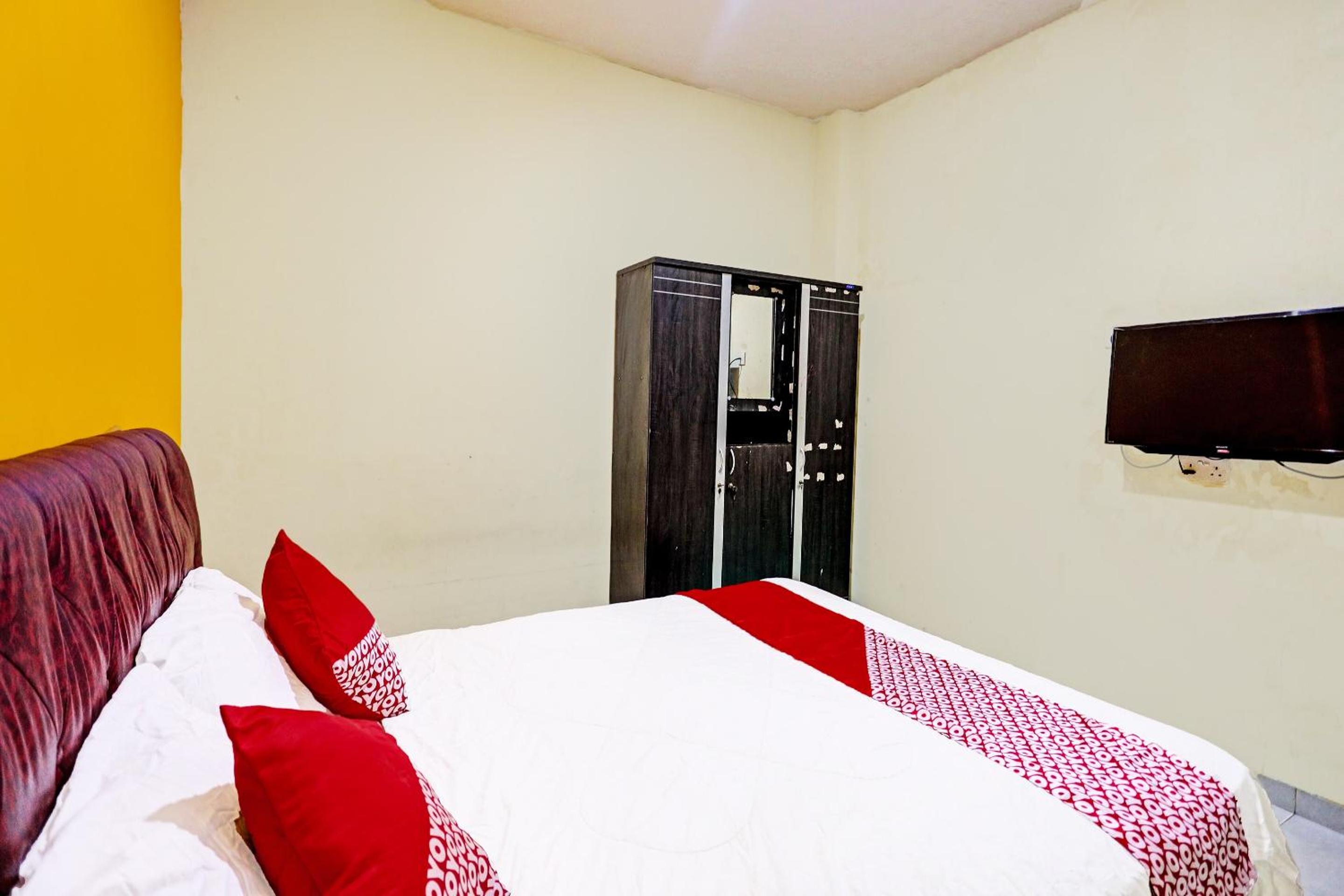 Deluxe Double Room - Photo 12