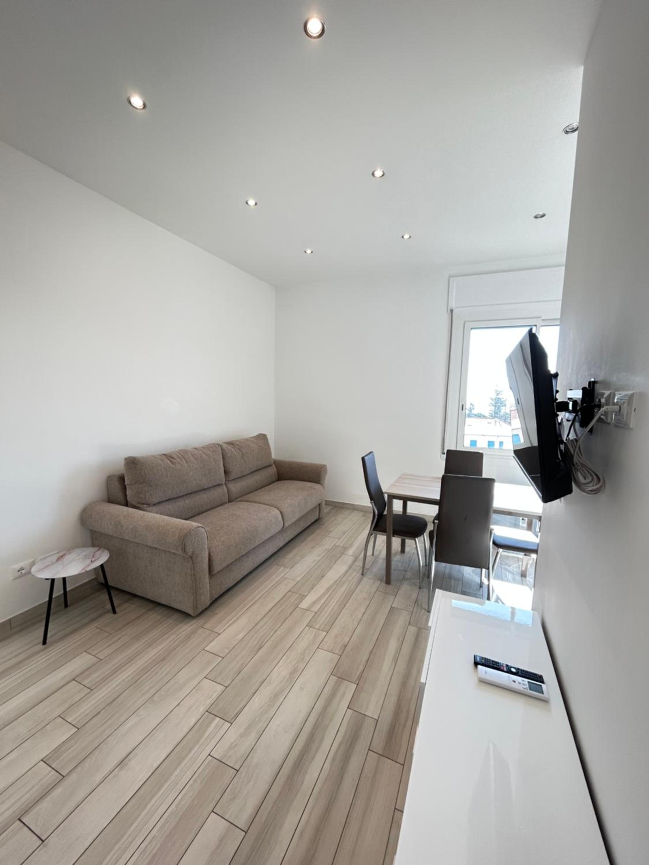 One-Bedroom Apartment photo 2