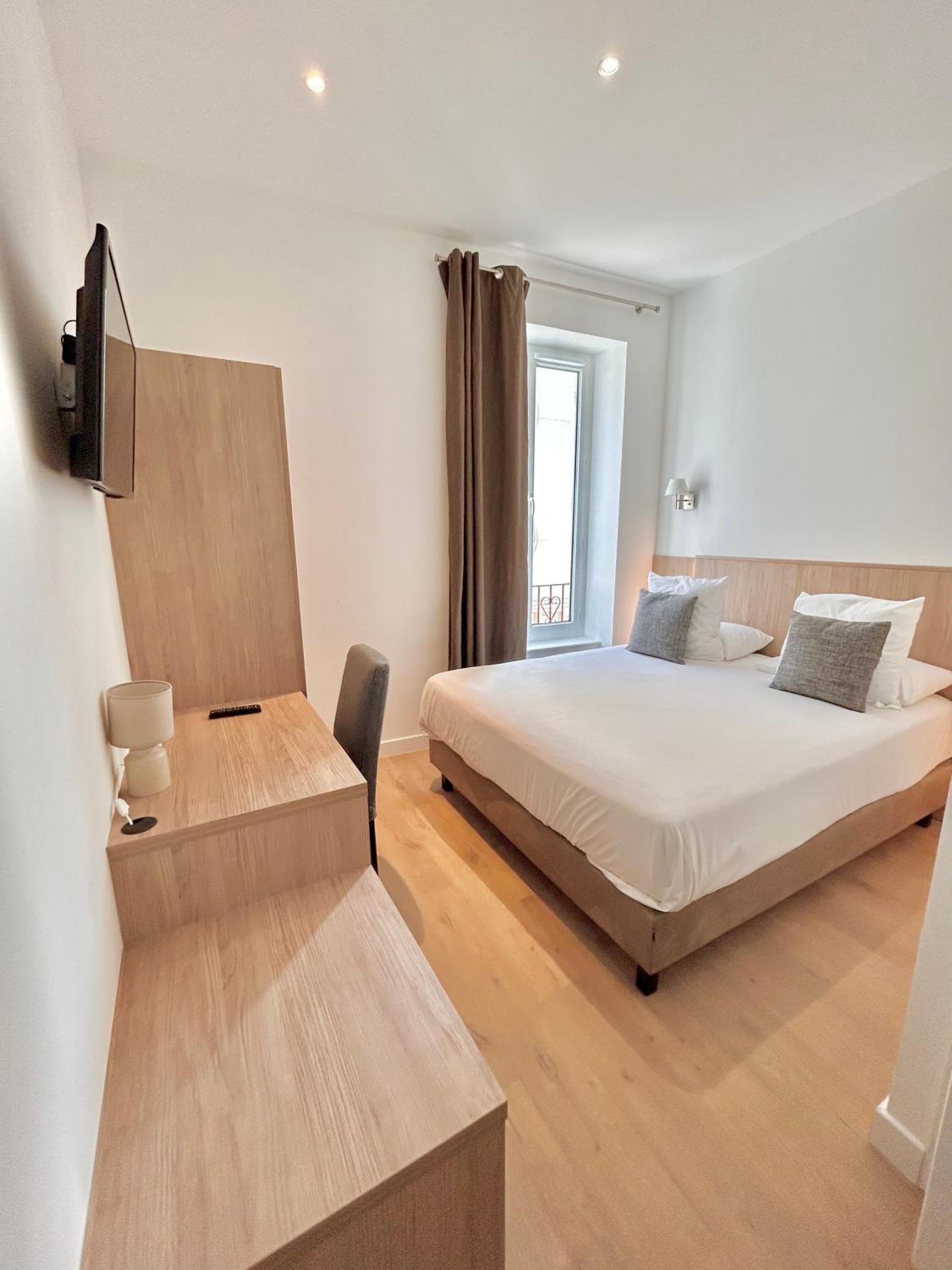 Standard Double Room - Photo 1
