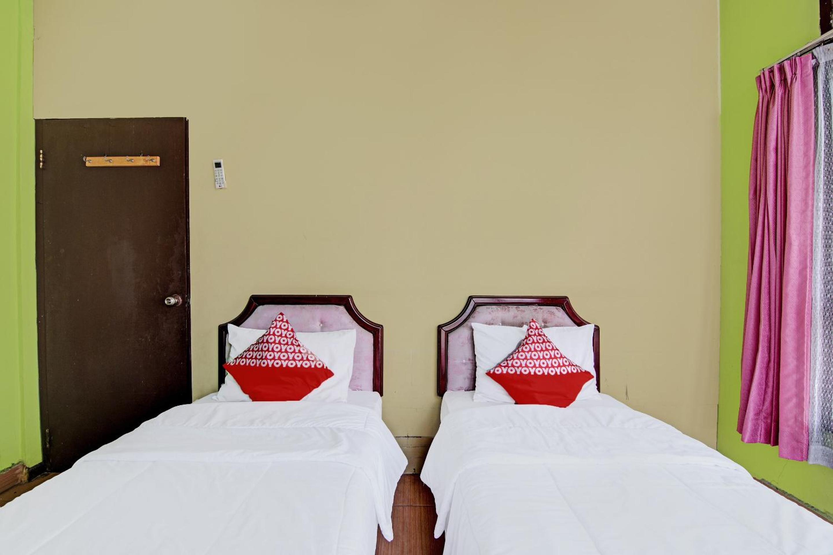Standard Twin Room - Photo 6