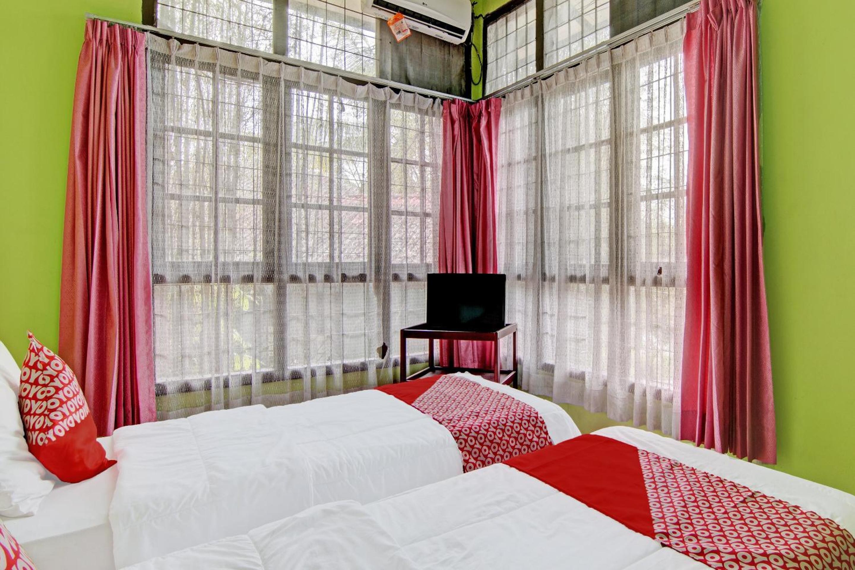Standard Twin Room - Photo 2