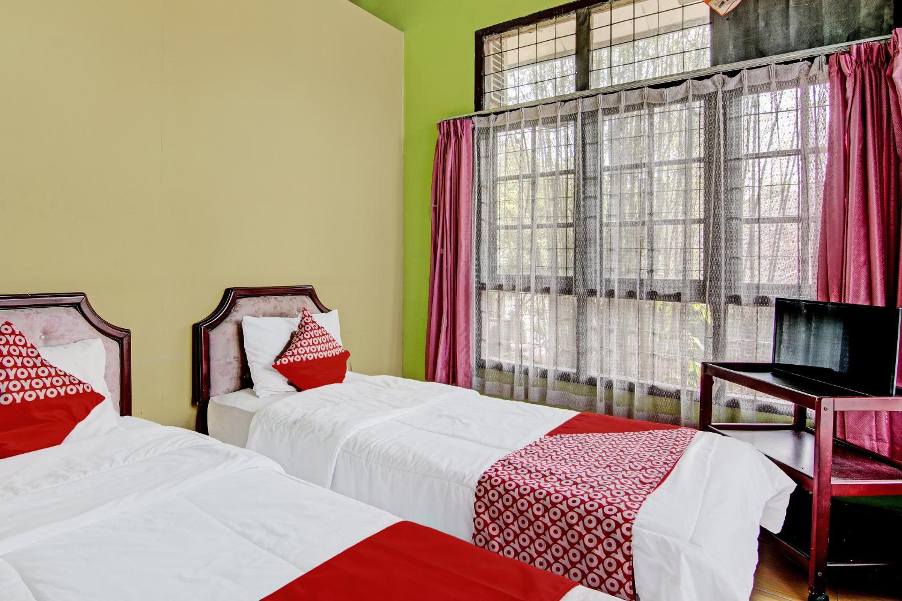 Standard Twin Room - Photo 1