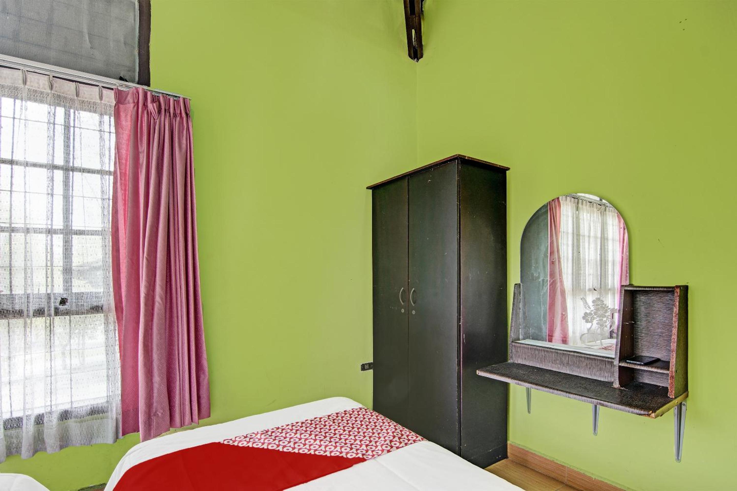 Standard Twin Room - Photo 4