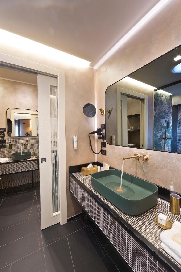 Deluxe Suite - Photo 10