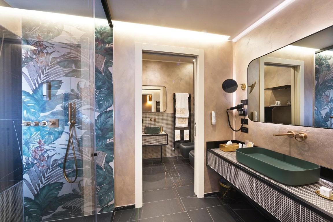 Deluxe Suite - Photo 11