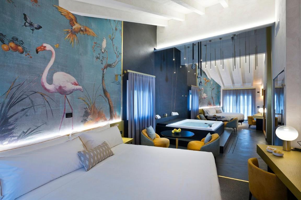 Deluxe Suite - Photo 5