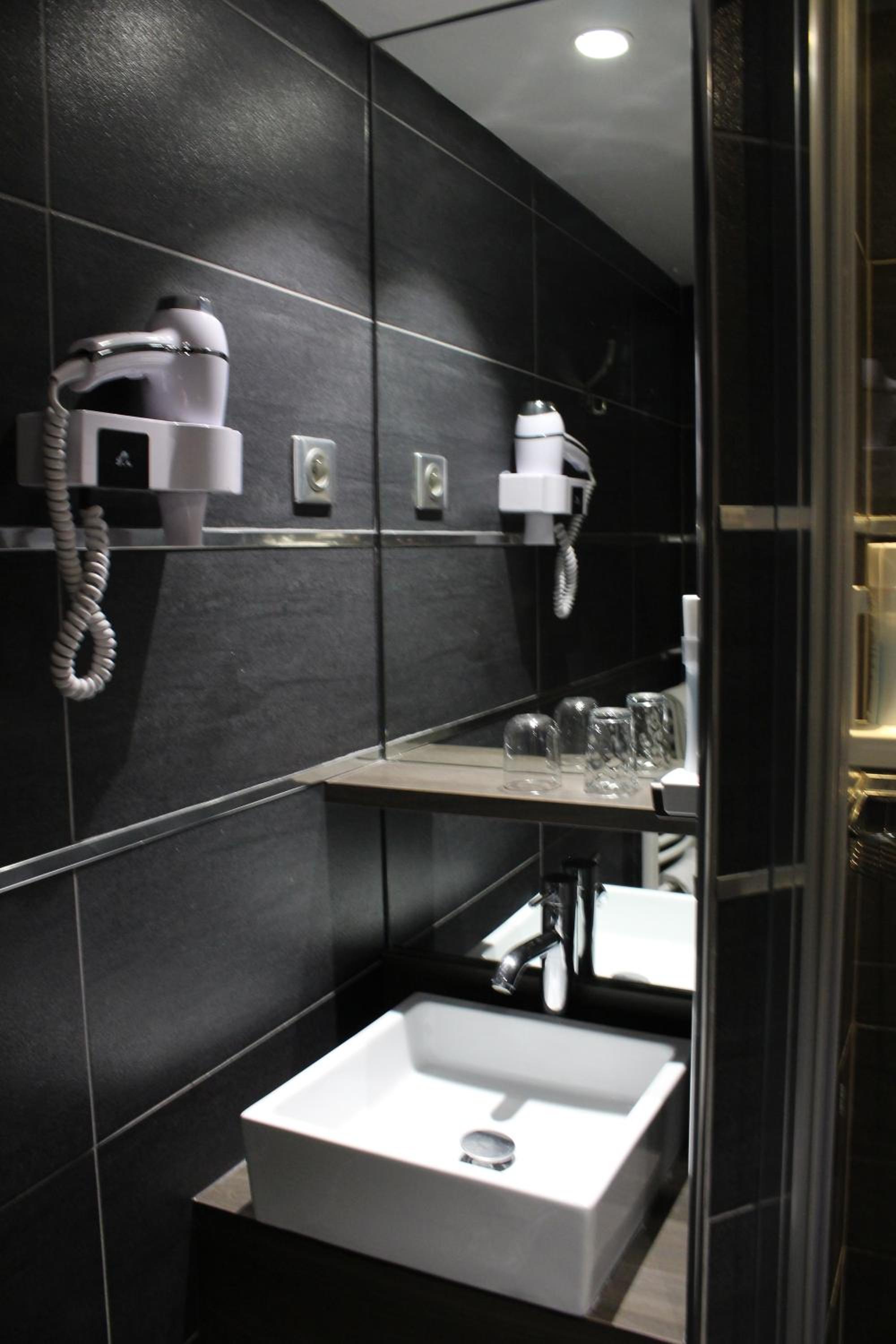 Superior Double or Twin Room - Photo 2