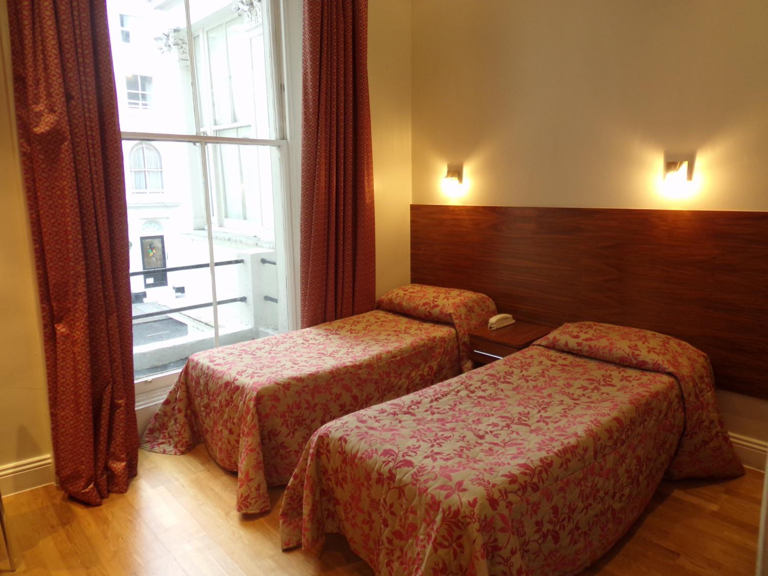 Twin Room photo 2