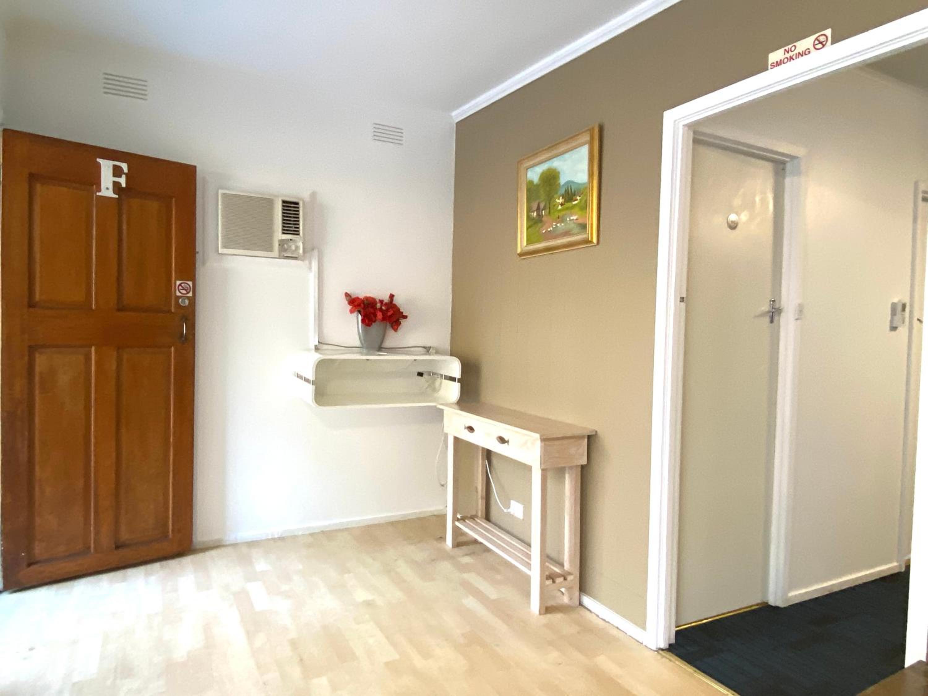 Family Room - Photo 4