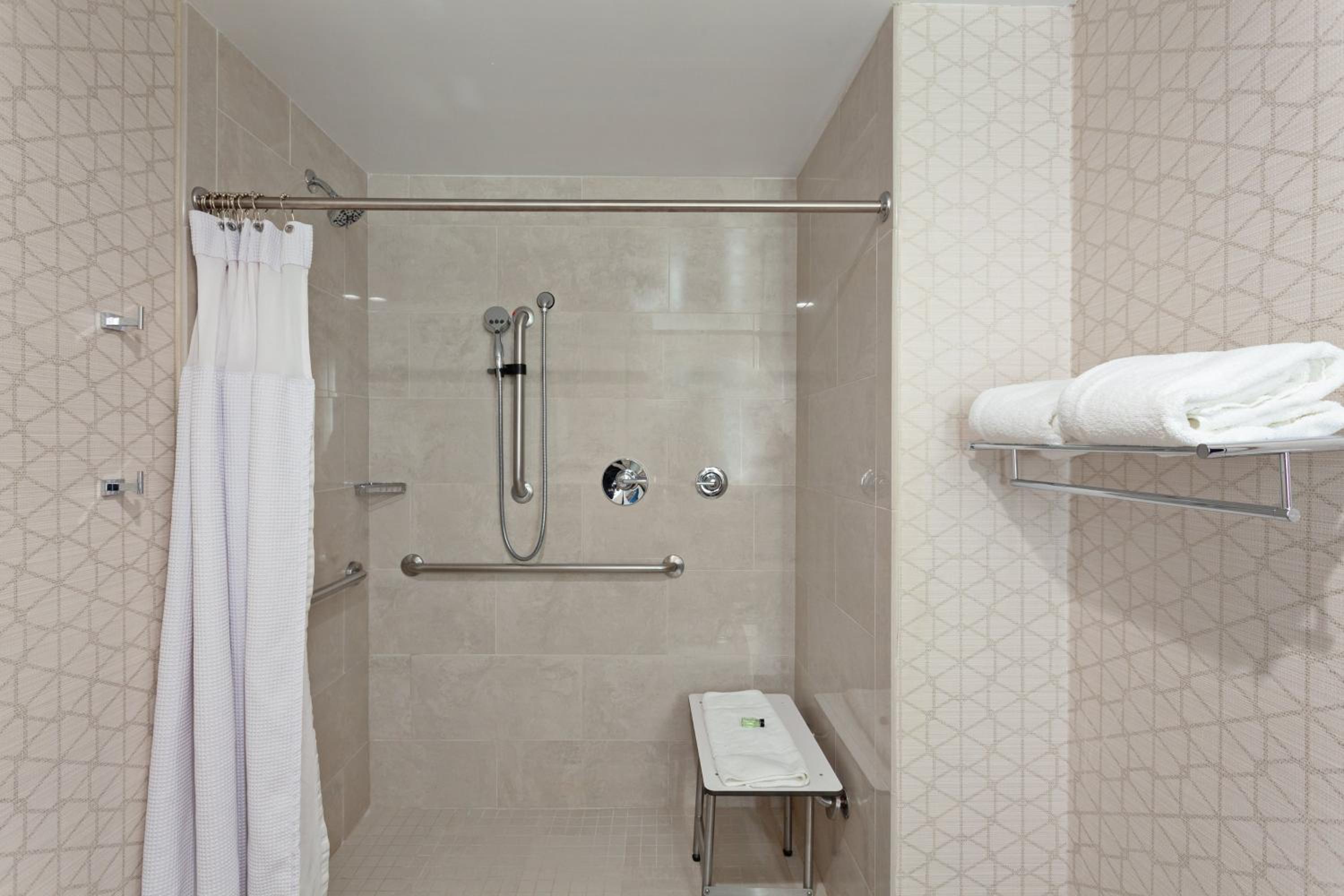 Standard King Room with Mobility Accessible Roll-In Shower - Photo 2