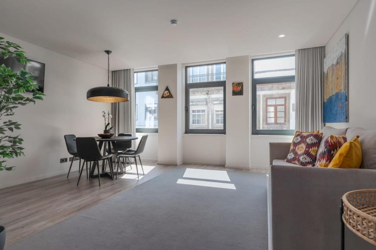 One-Bedroom Apartment - Photo 2