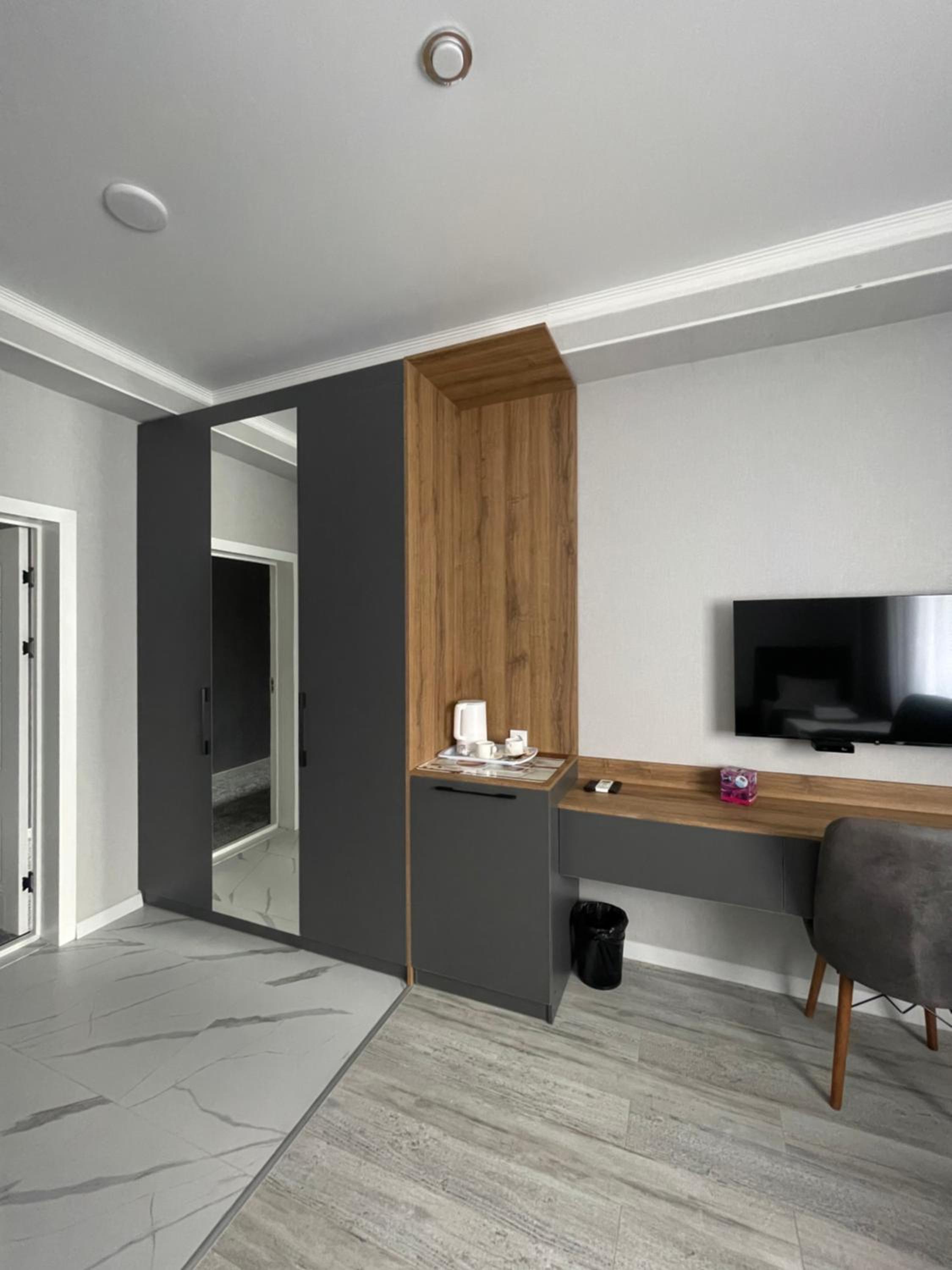 Twin Room with Extra Bed photo 1