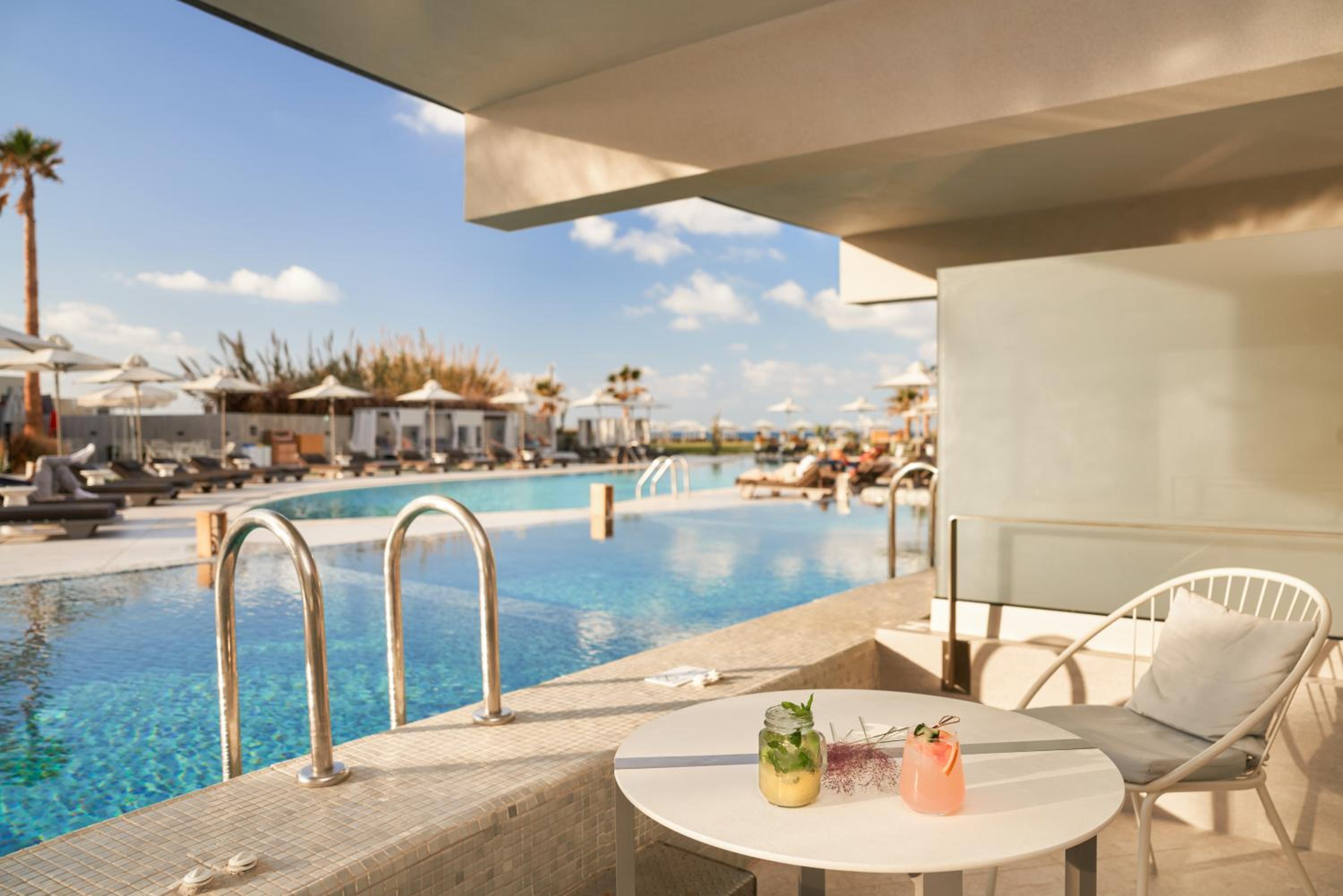 Junior Suite with Private Pool & Pool View - Photo 5