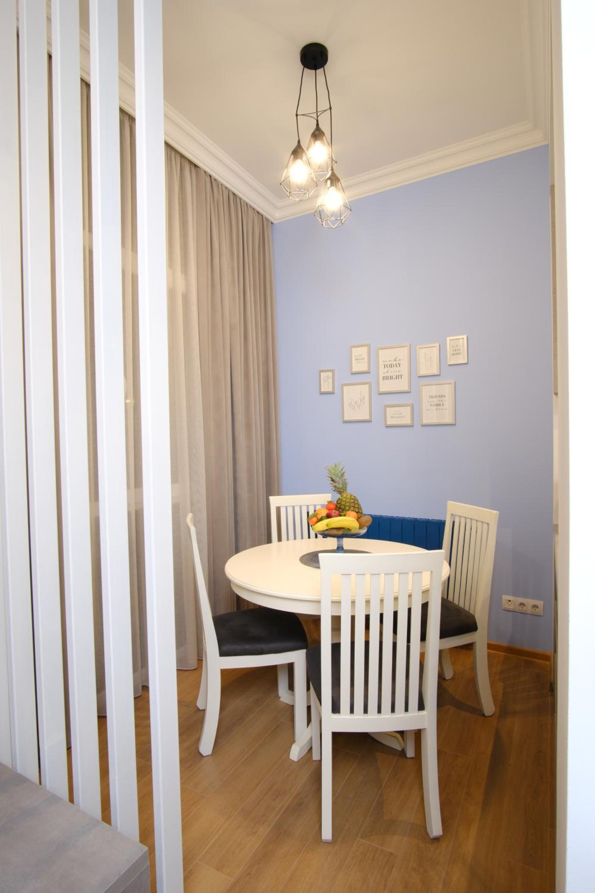 One-Bedroom Apartment - Photo 4