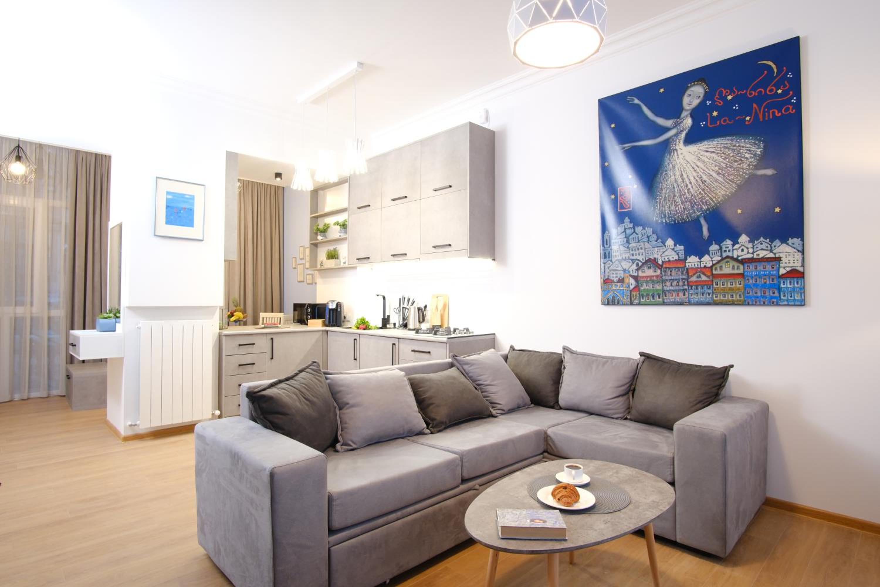 One-Bedroom Apartment - Photo 5