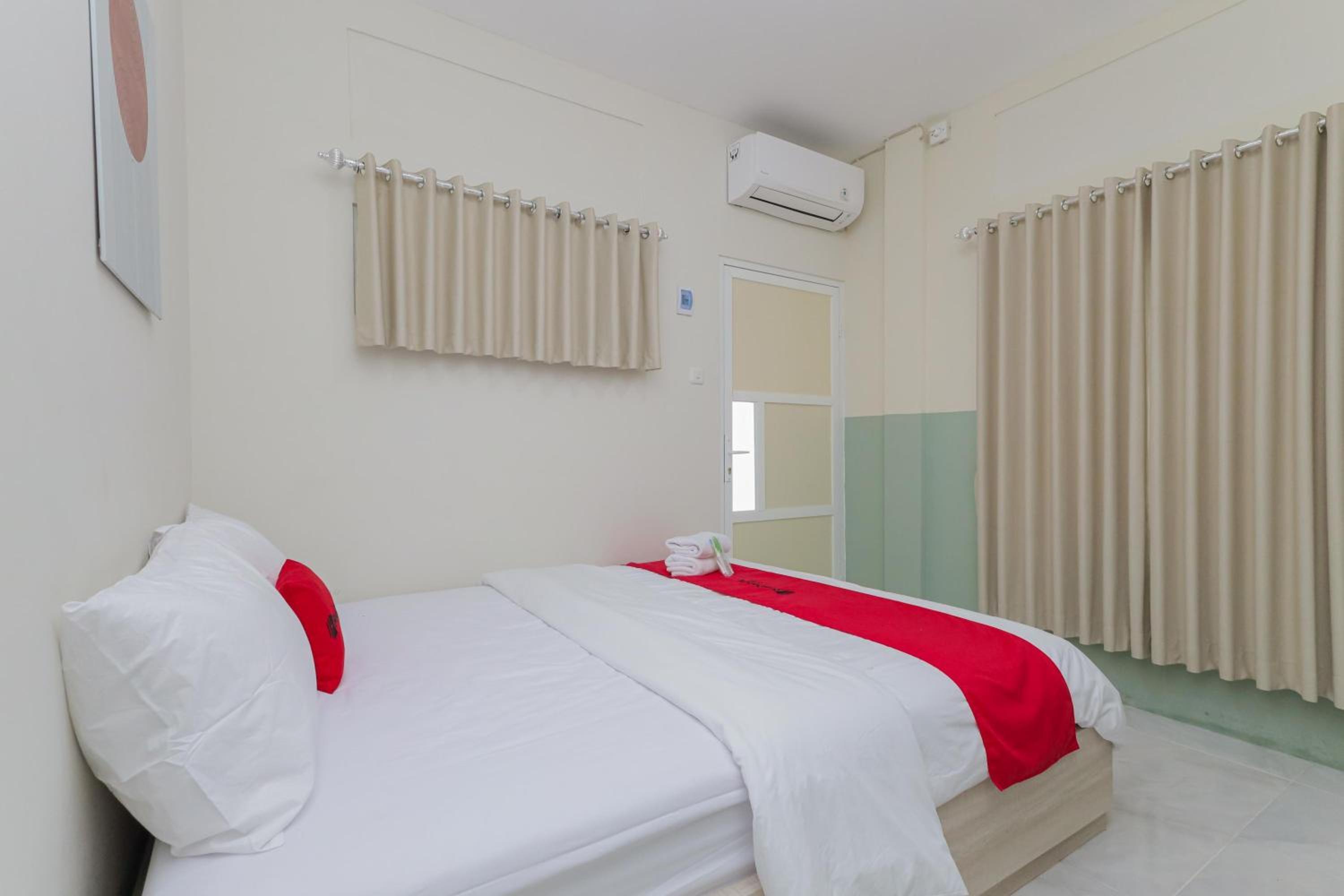 Deluxe Room - Photo 3