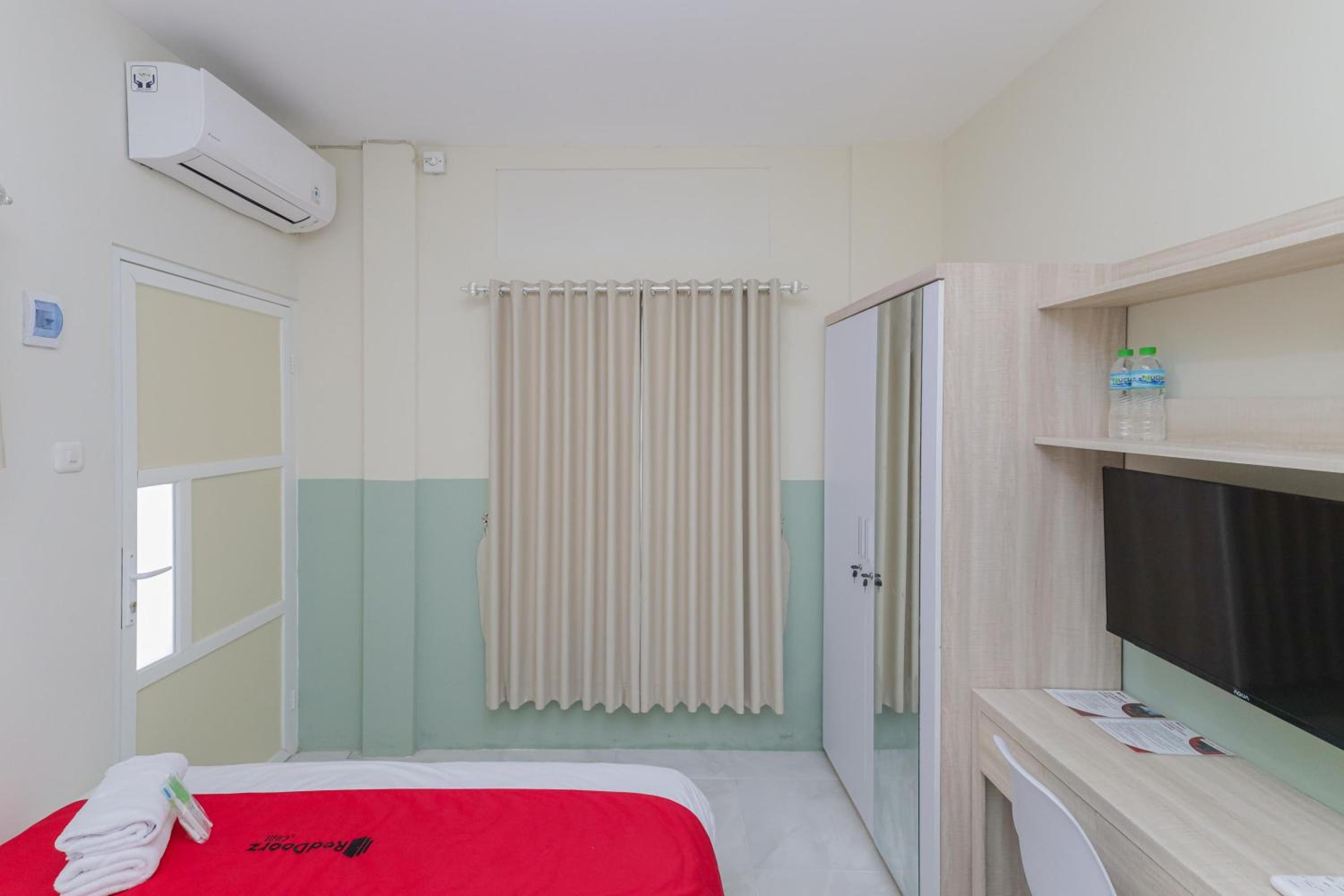 Deluxe Room - Photo 4