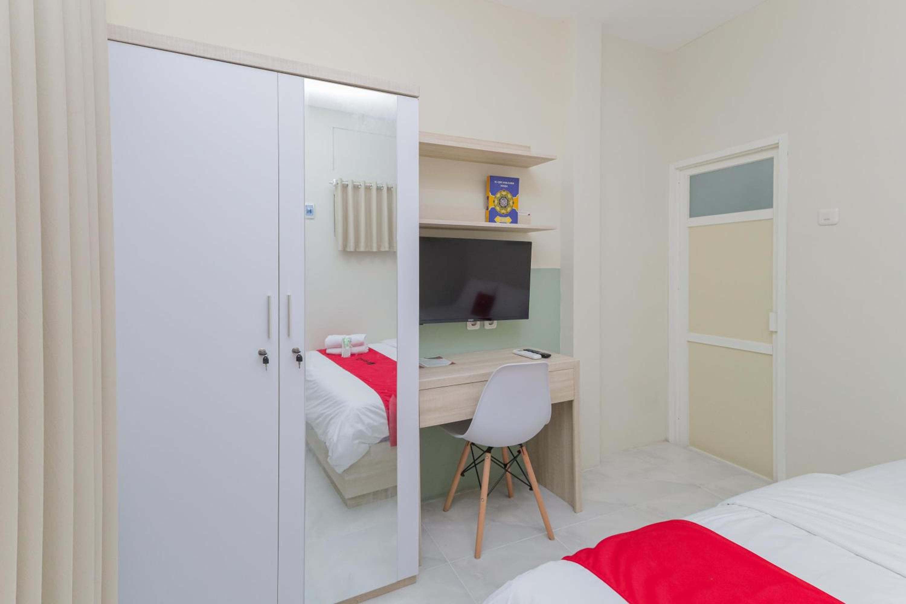 Deluxe Room - Photo 6