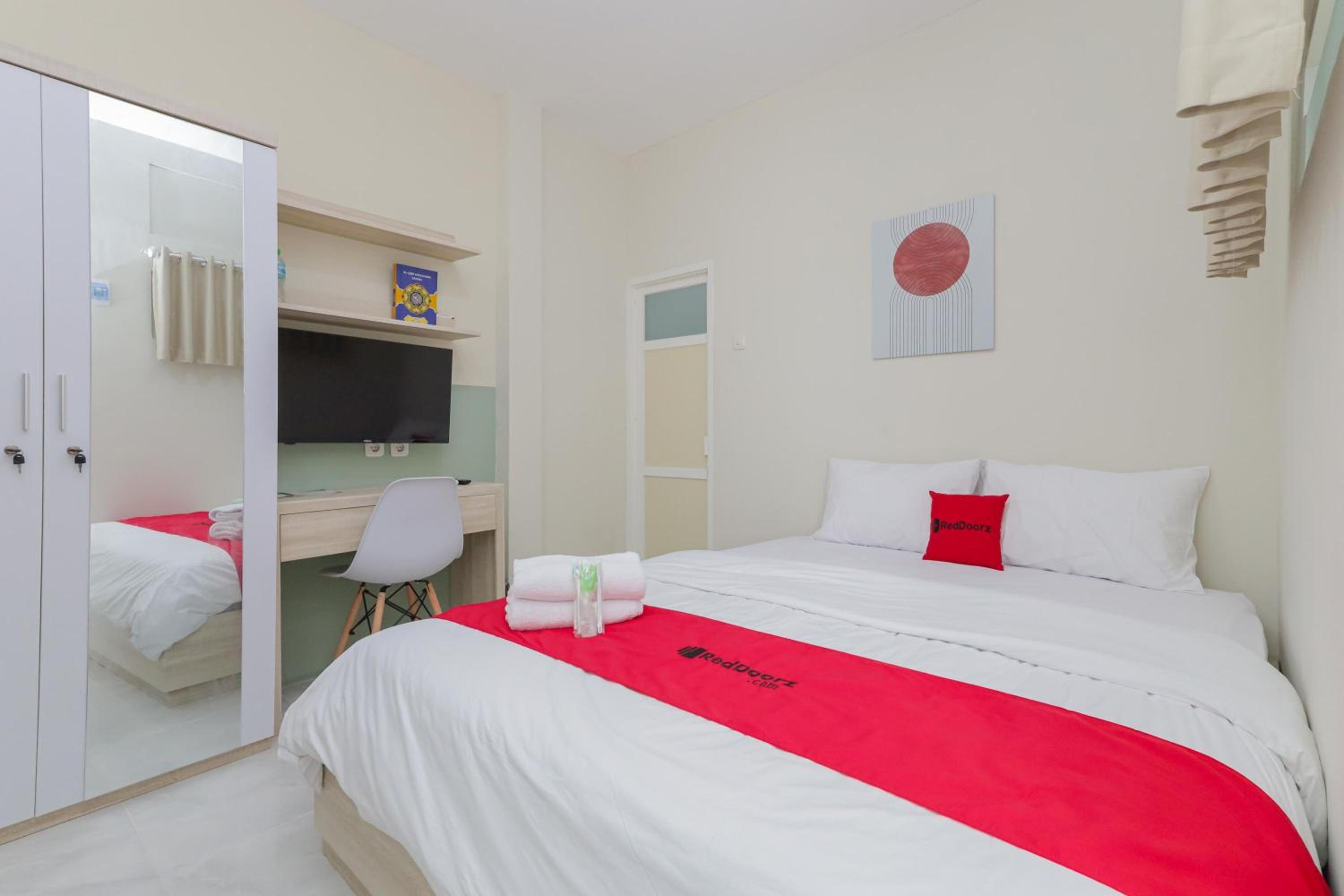 Deluxe Room - Photo 7