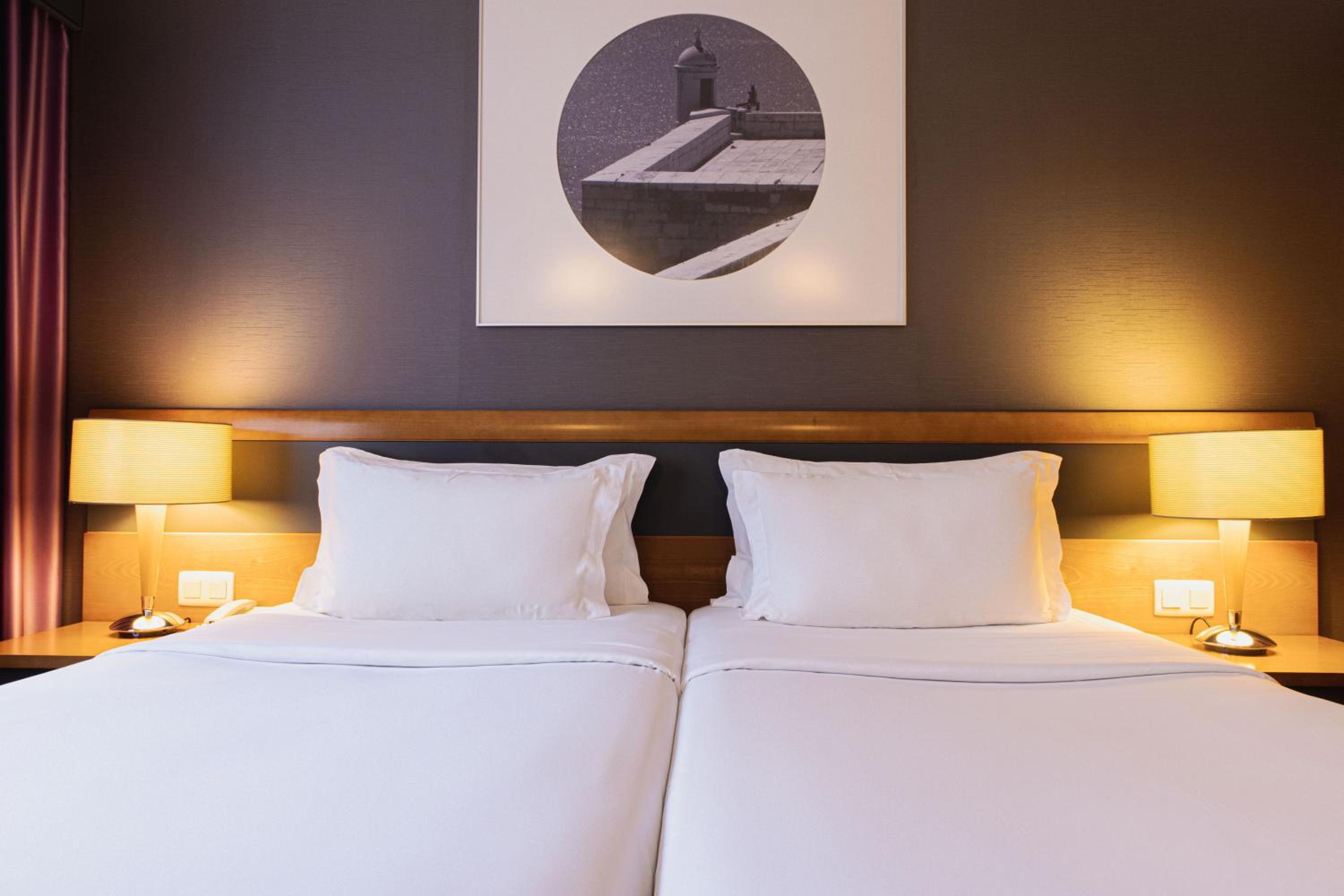 Double or Twin Room - Photo 2