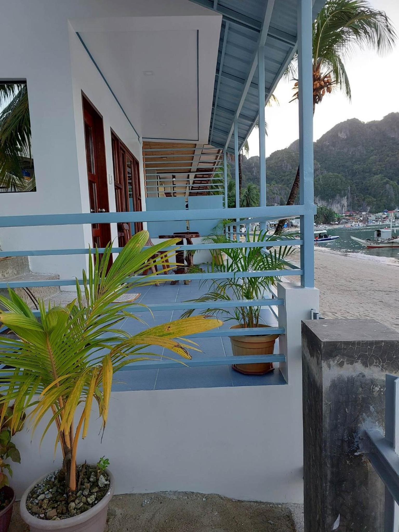 Deluxe Double Room with Balcony and Sea View photo 3