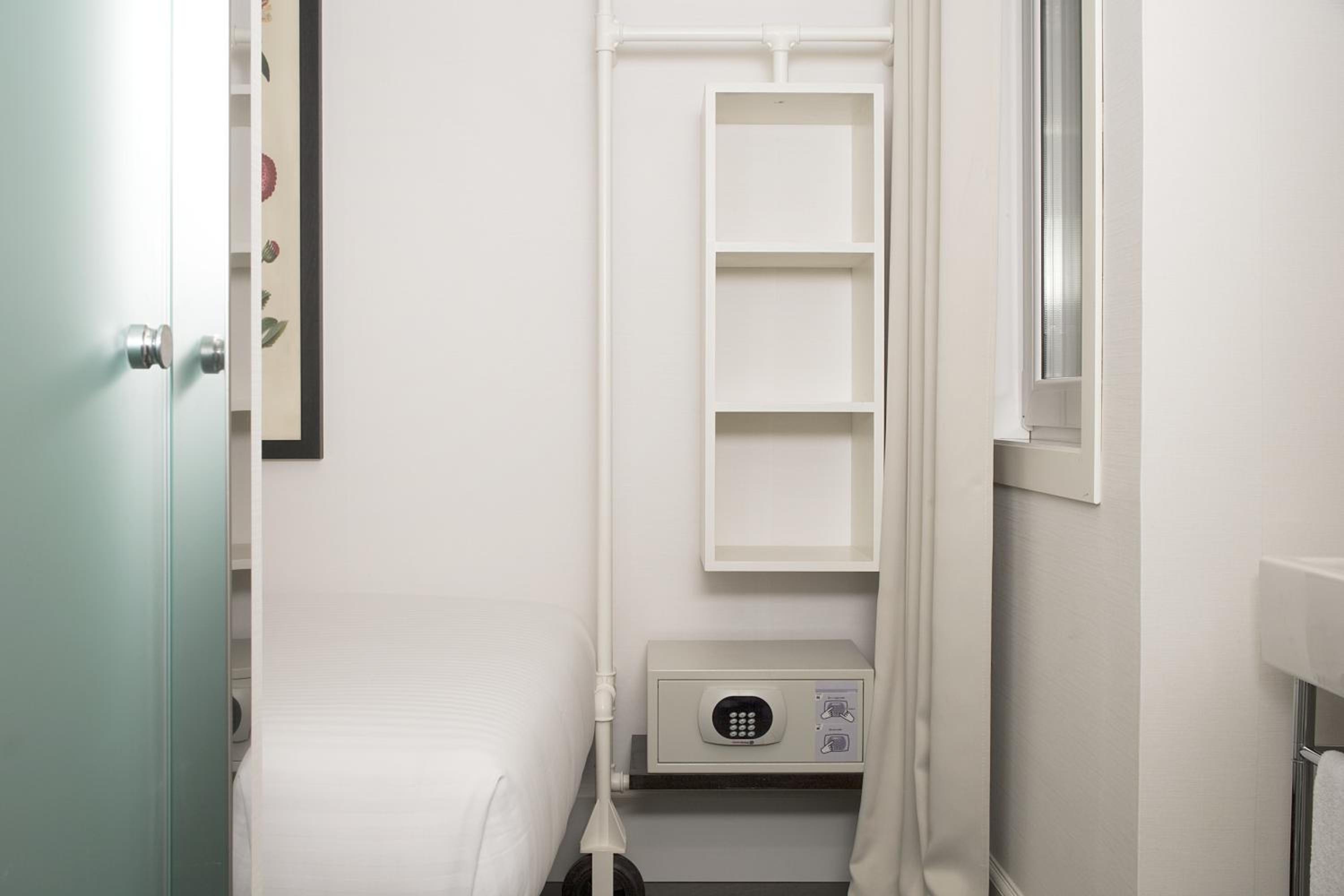 Single Room photo 3