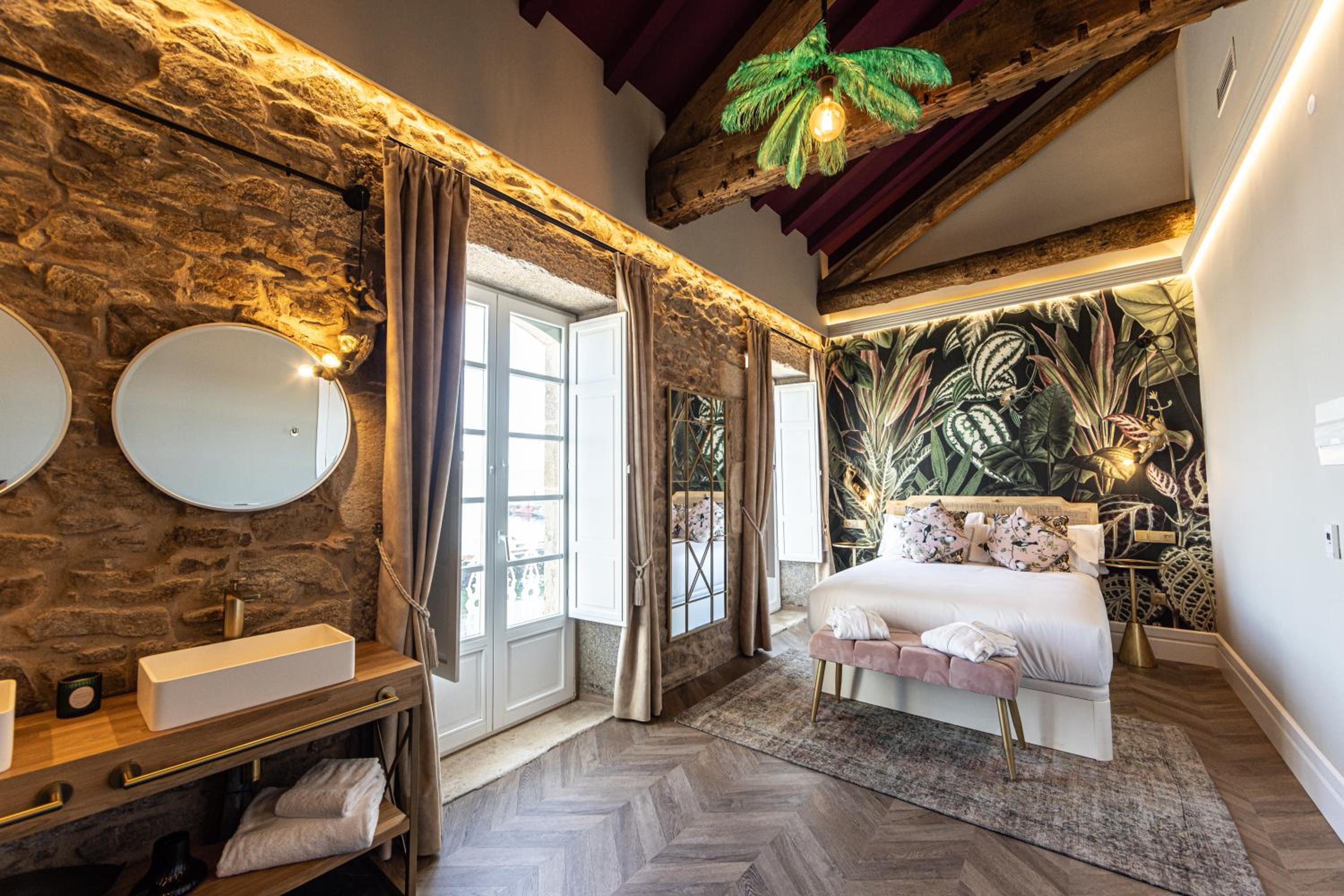 Double Room with Balcony and Sea View - Photo 6