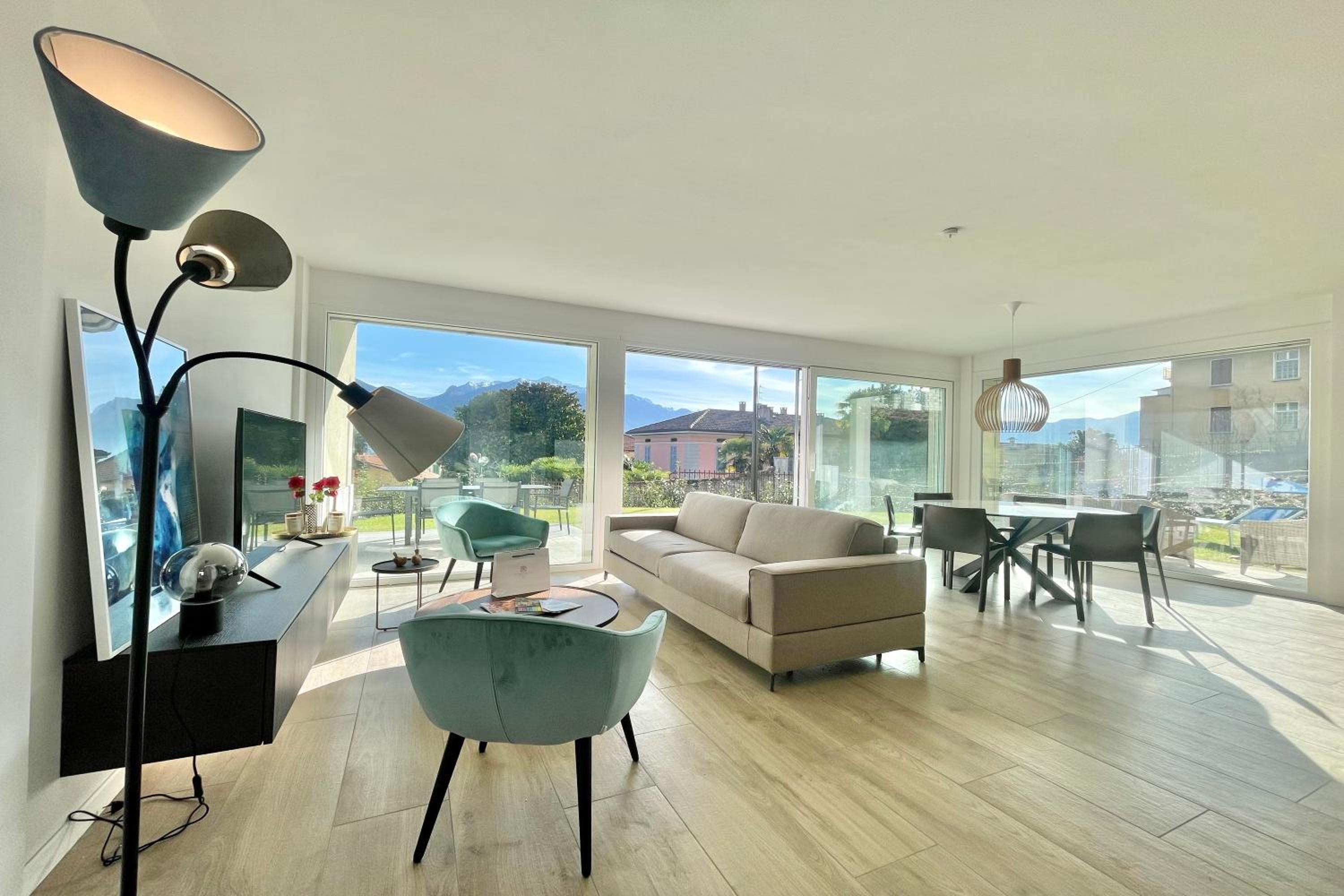 Apartment with Lake View