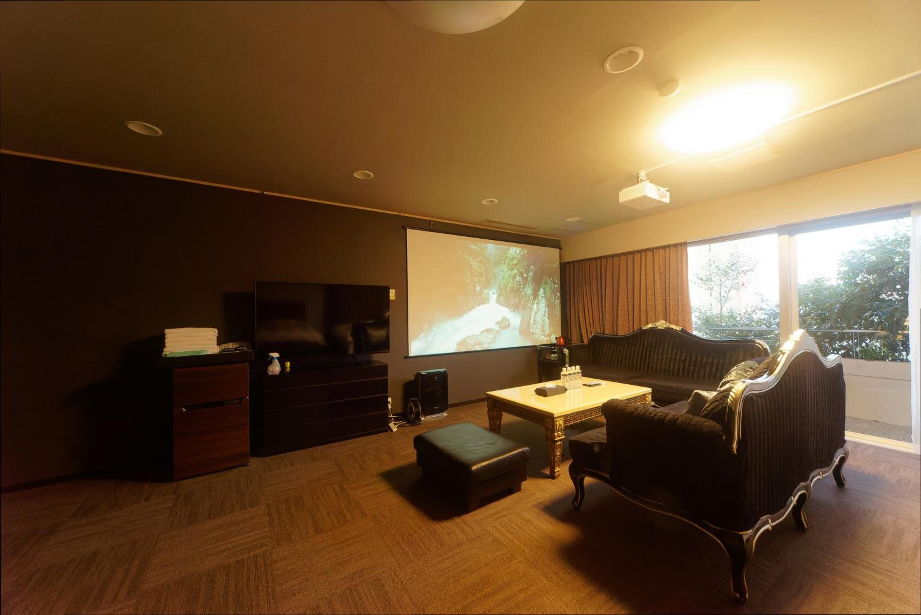 Family Room photo 2