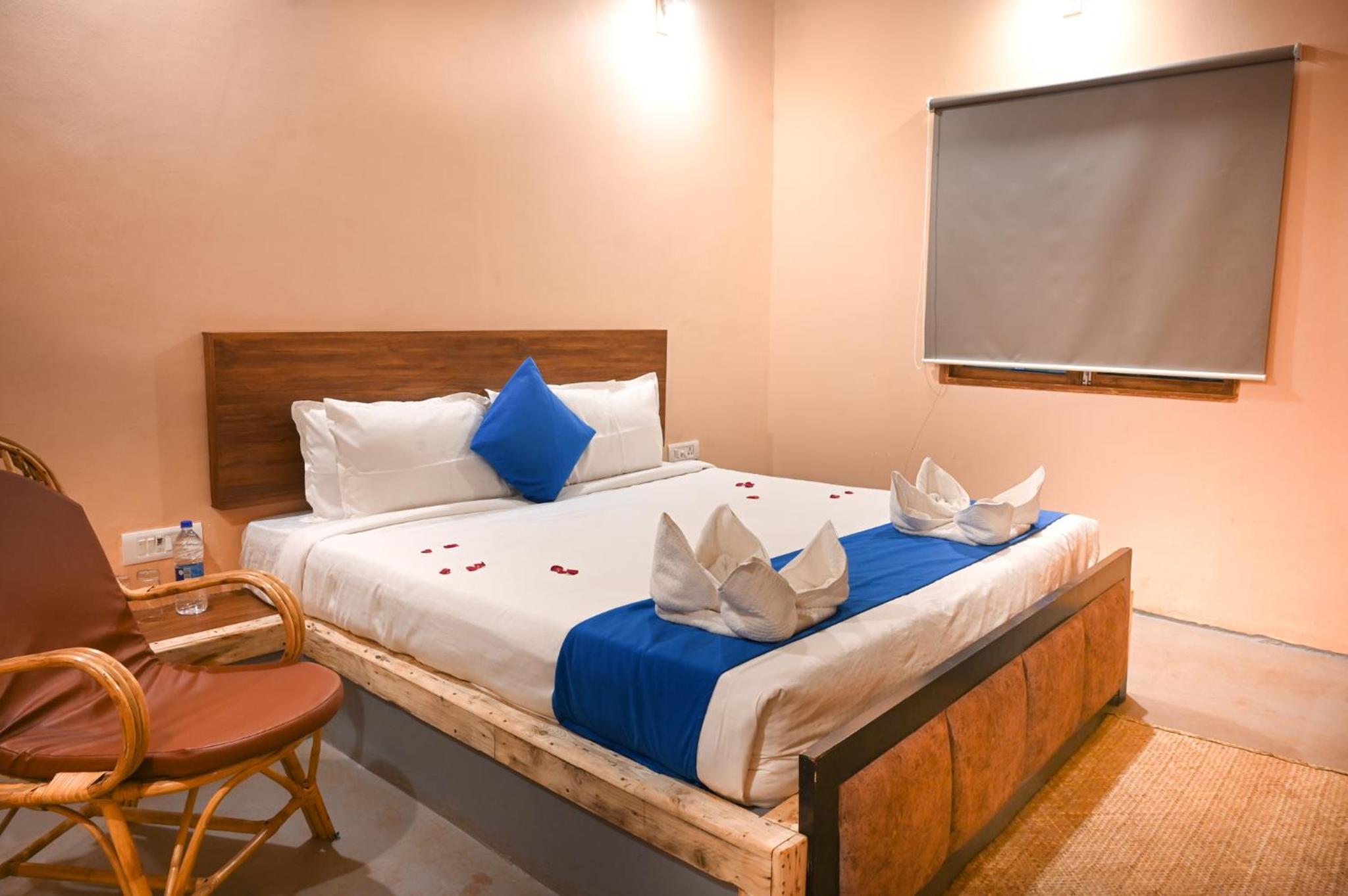 Deluxe Double Room with Bath photo 1