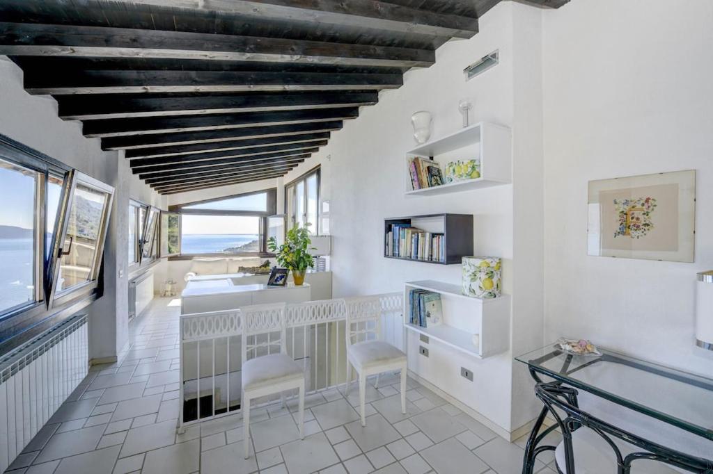Villa photo 1