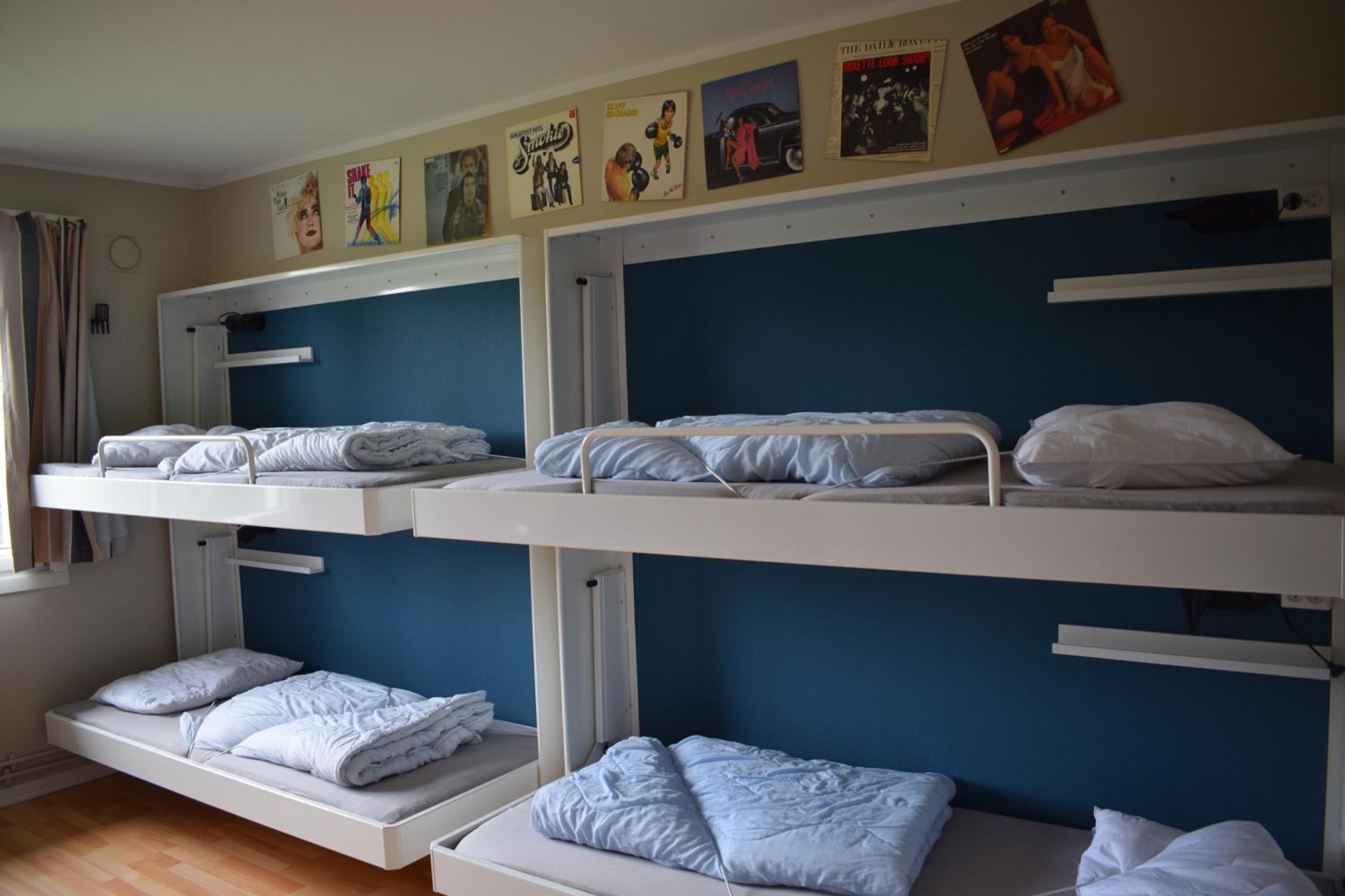 Bed in 6-Bed Female Dormitory Room photo 1