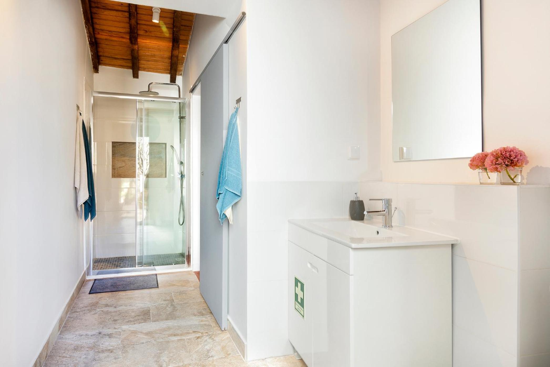One-Bedroom House photo 3