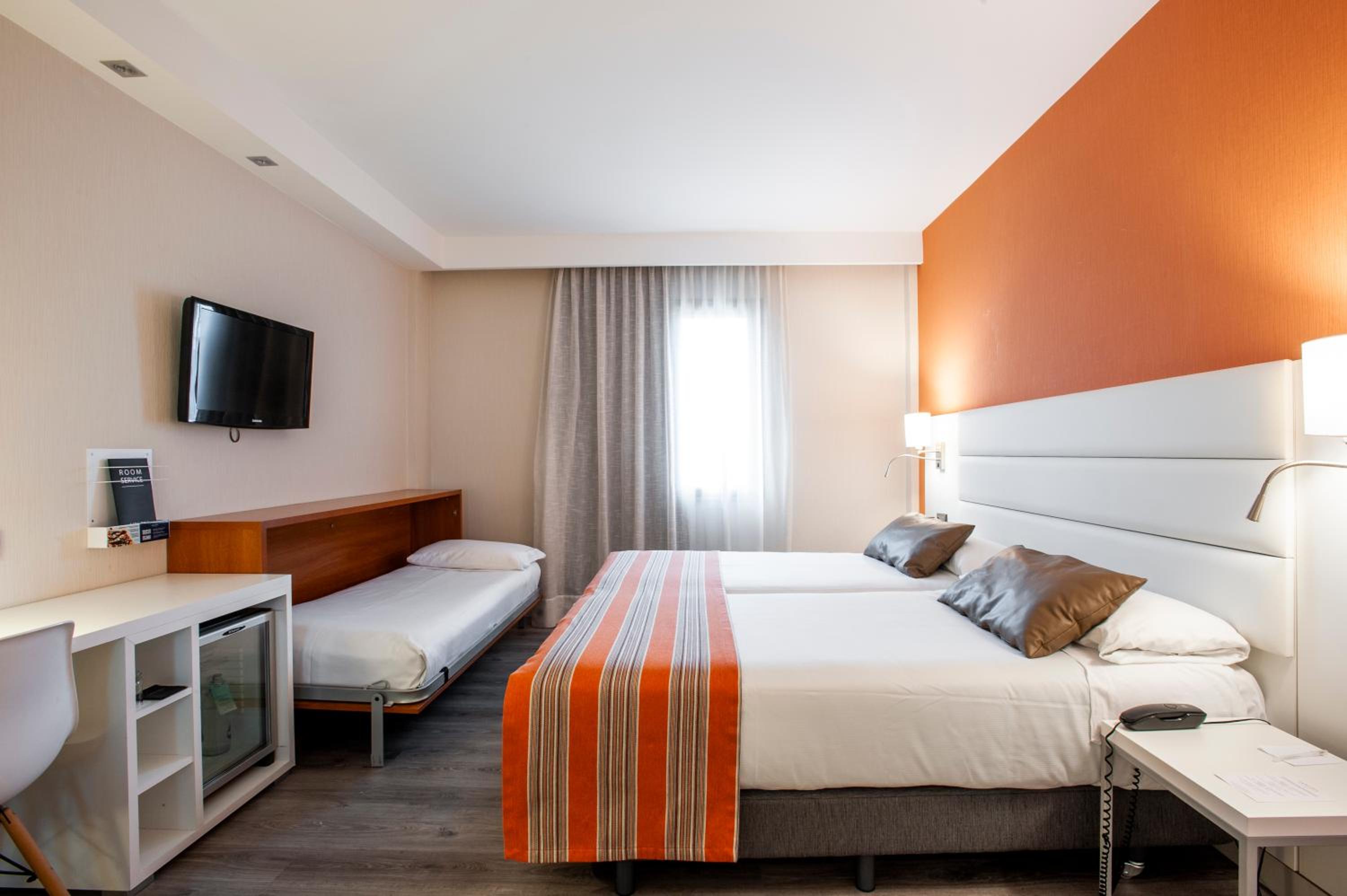 Triple Room - Photo 1