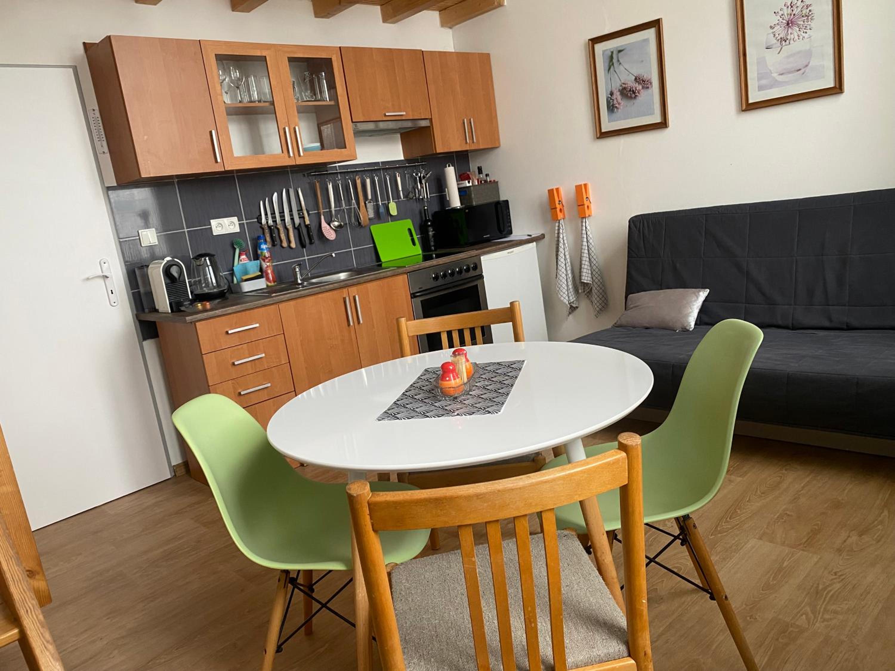 One-Bedroom Apartment - Photo 7
