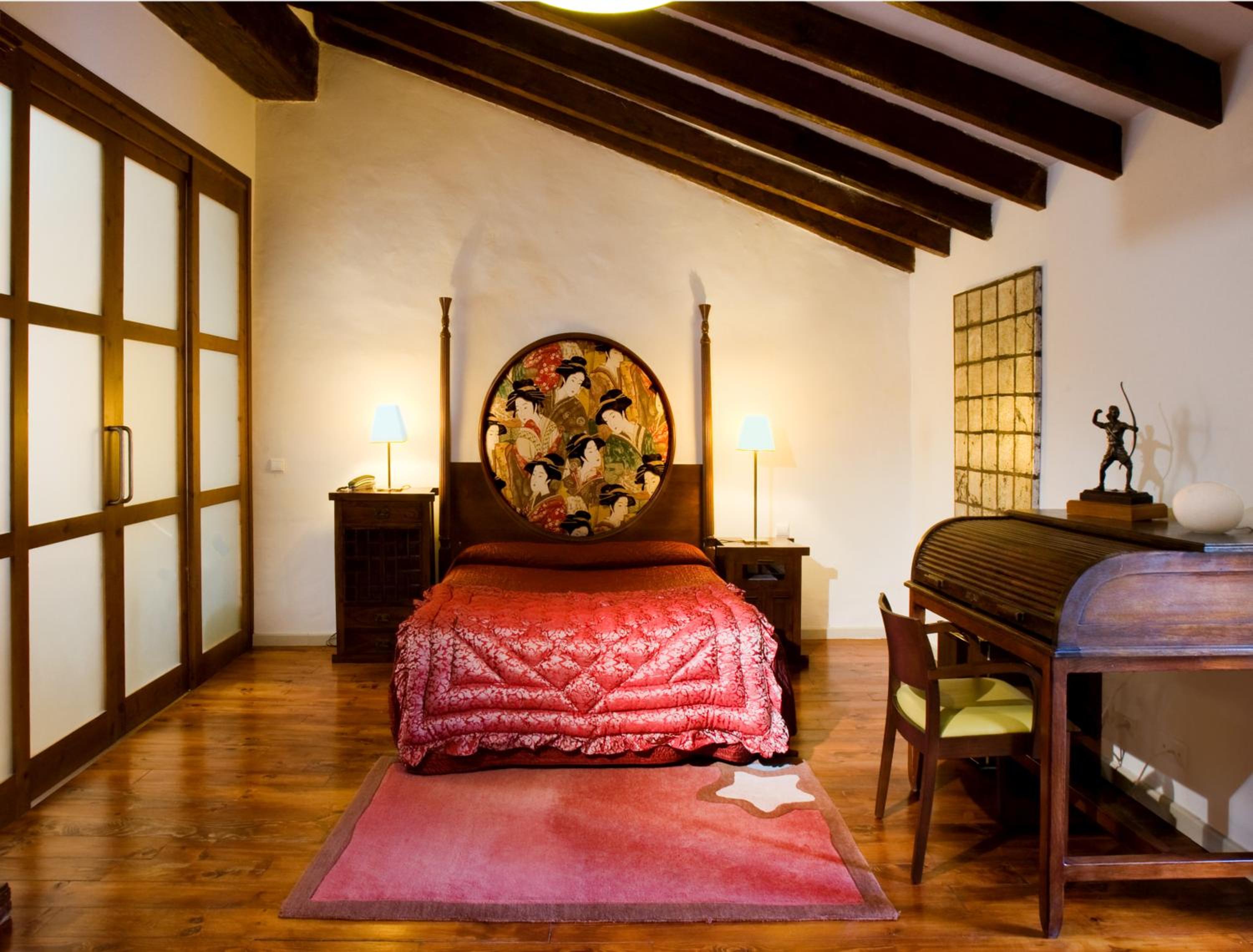 Suite - Photo 16
