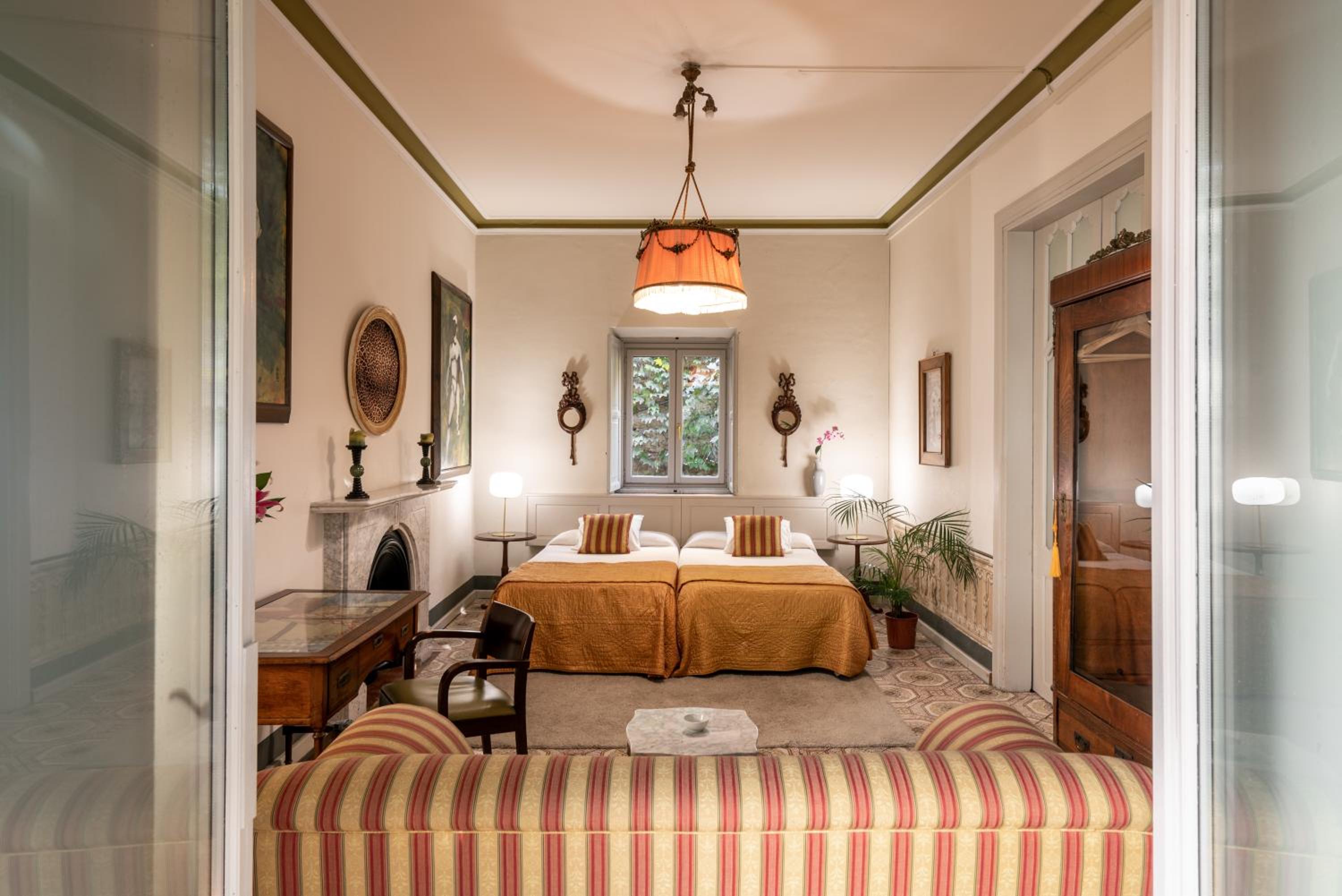 Suite - Photo 1