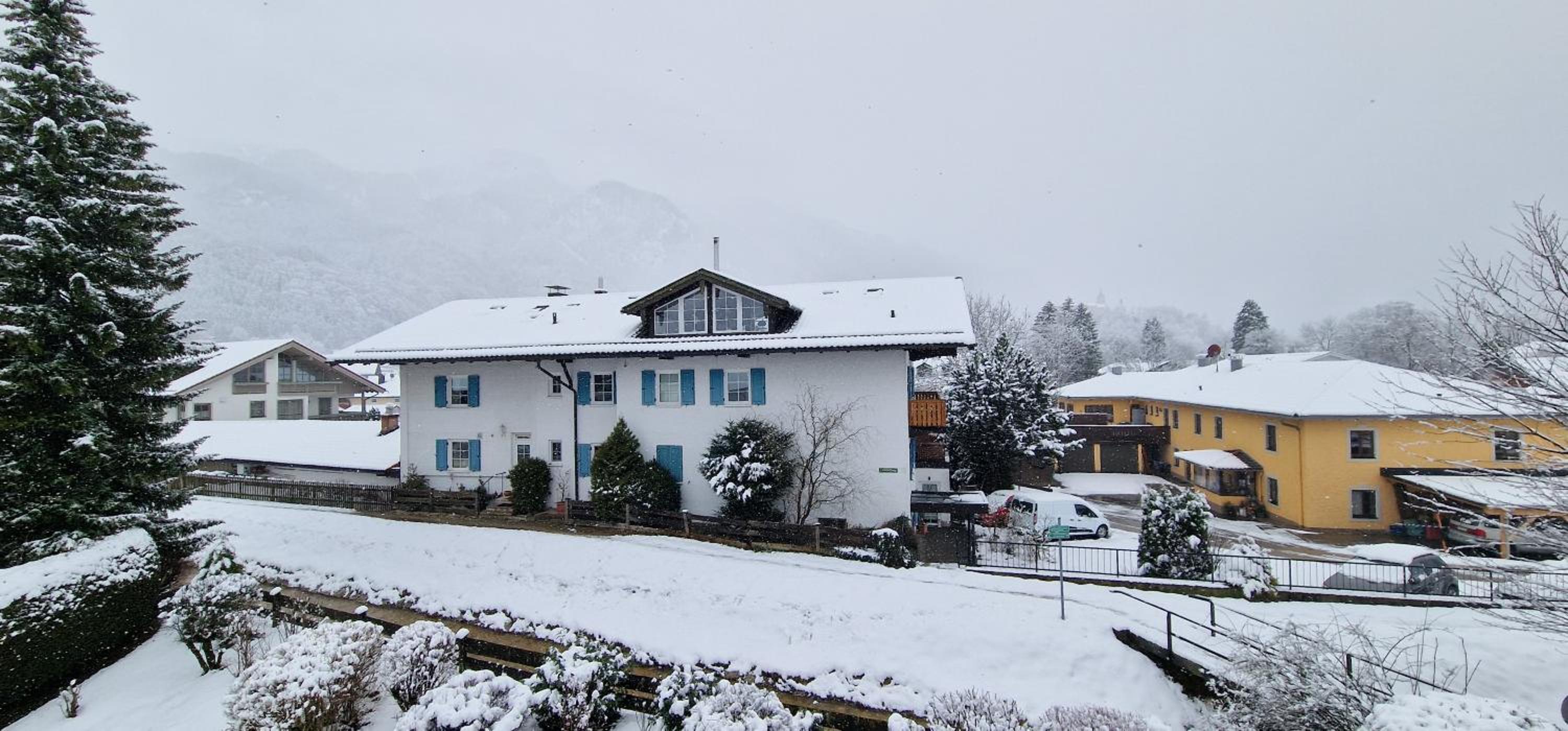 Apartment with Mountain View photo 3