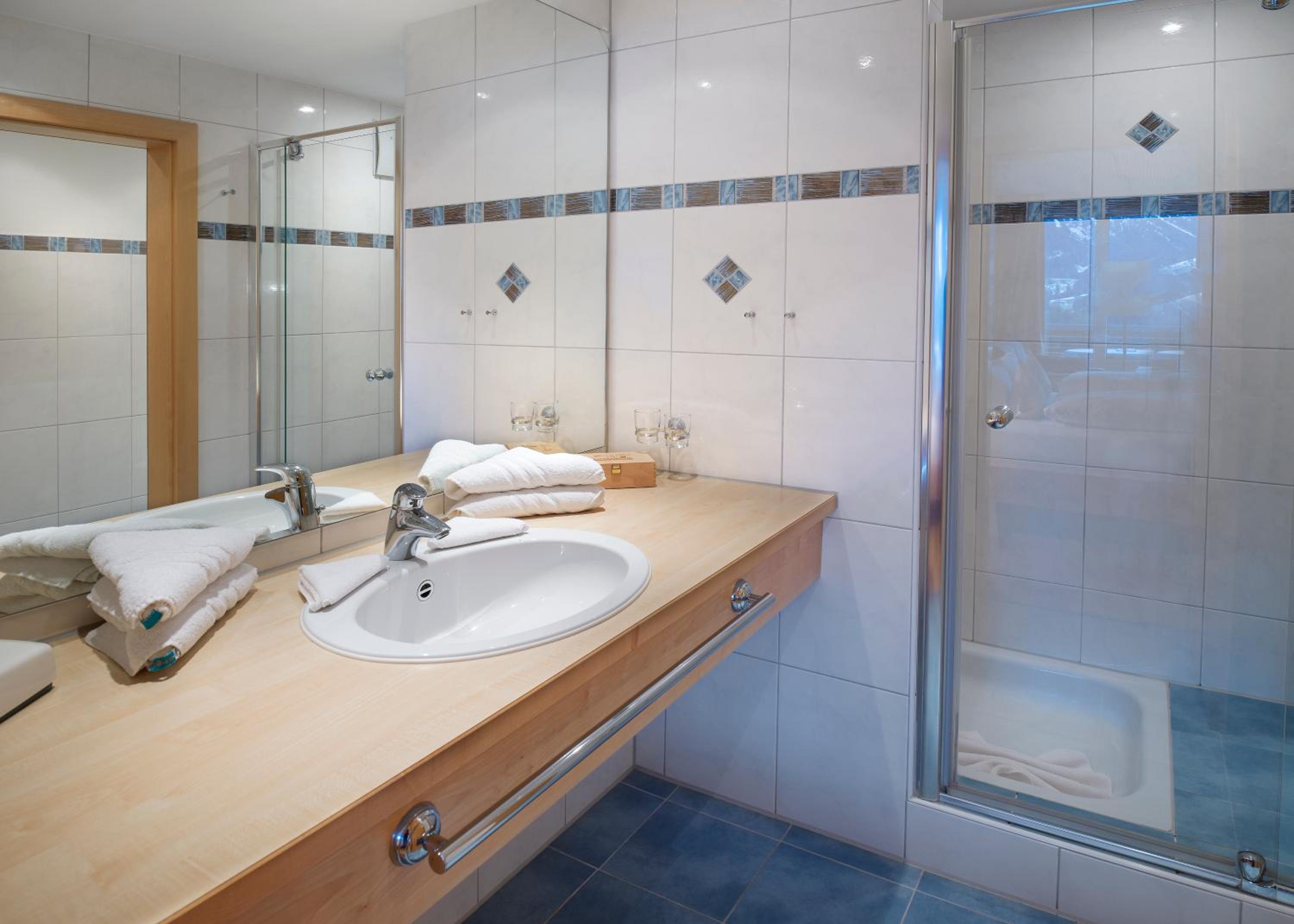 Deluxe Double Room with Balcony photo 3