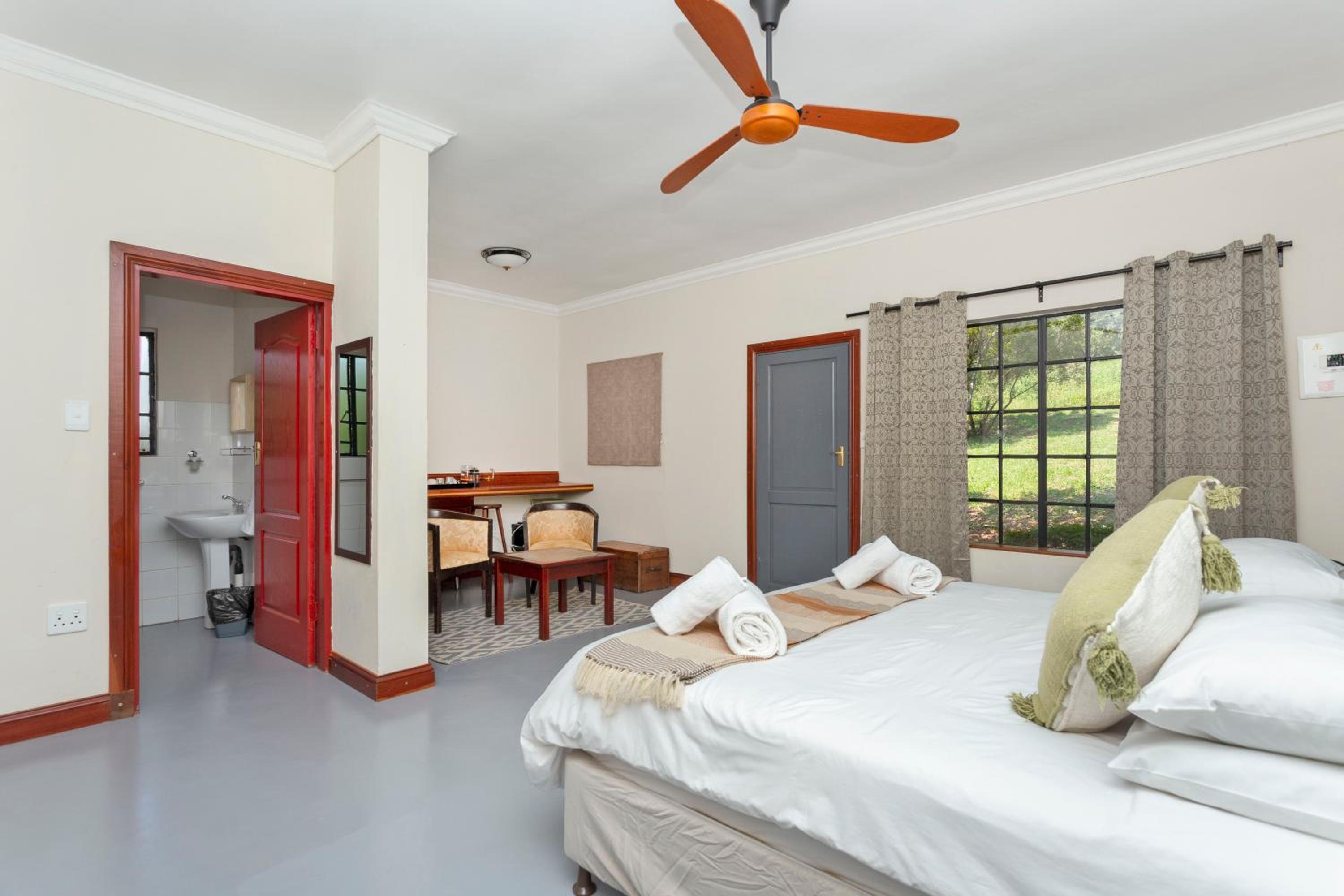 King Room with Balcony photo 1